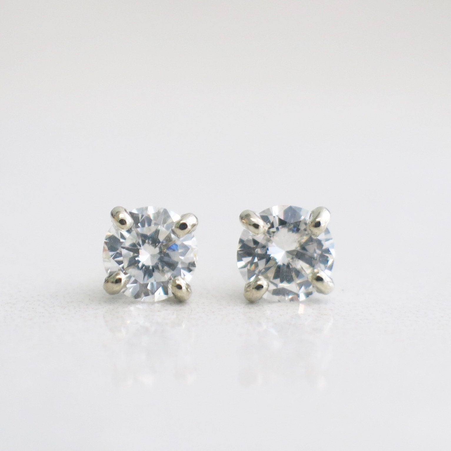 0.80 CT Diamond Stud Earrings – 14K White Gold, Four-Prong, SI1 I–J - Black Market LLC