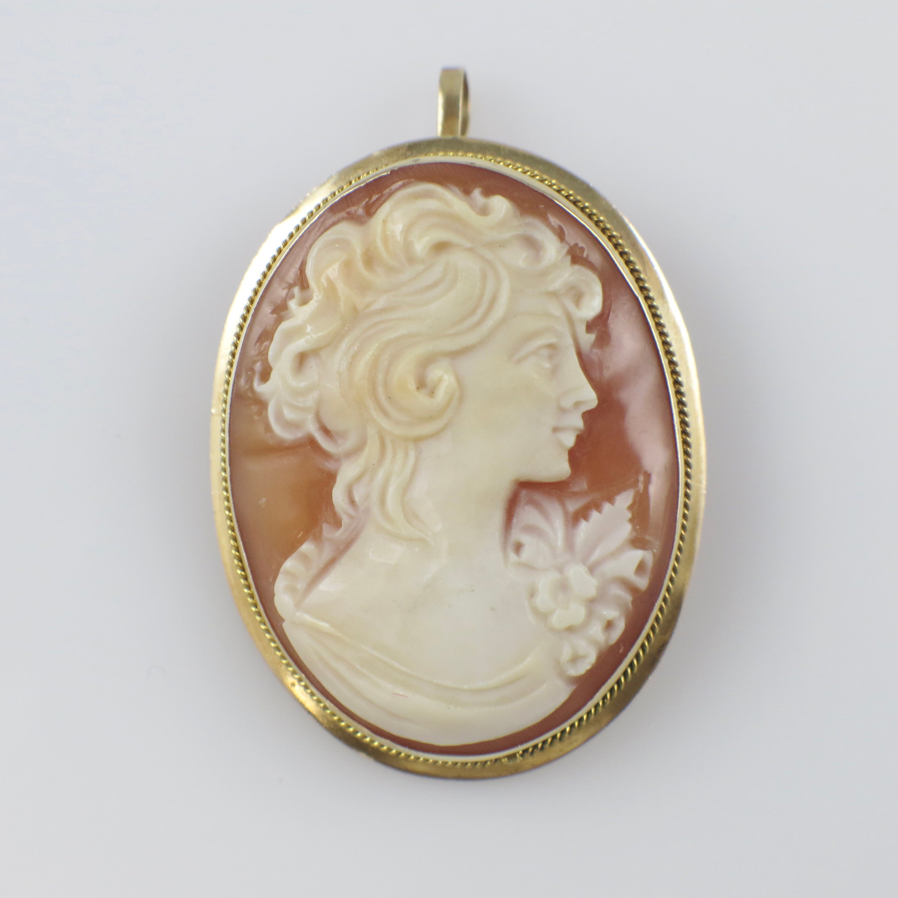 Italian Hand Carved Shell Cameo Pendant Brooch in 14K Gold