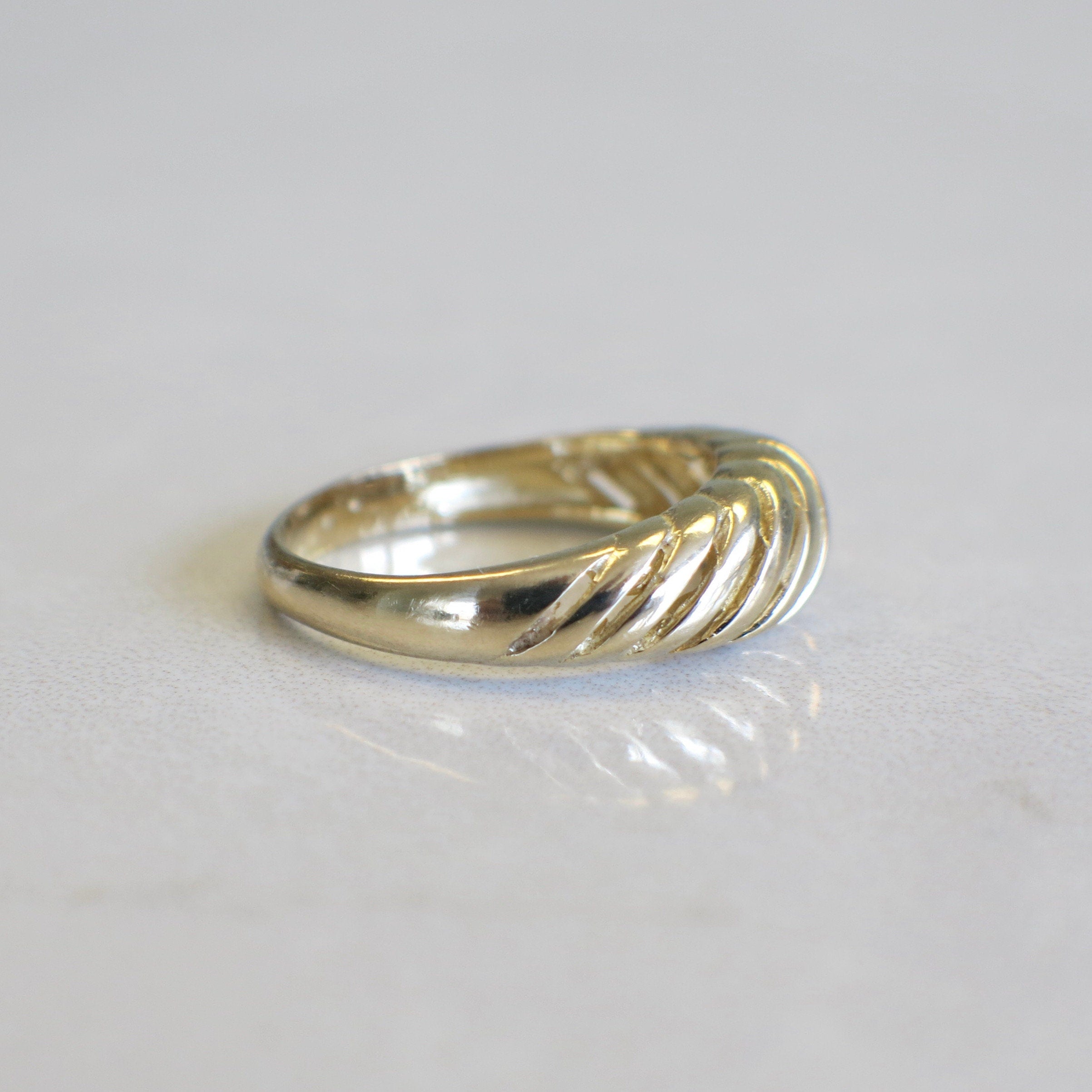 14K Yellow Gold Domed Band Ring – Classic Ribbed Design, Size 7 - Black Market LLC
