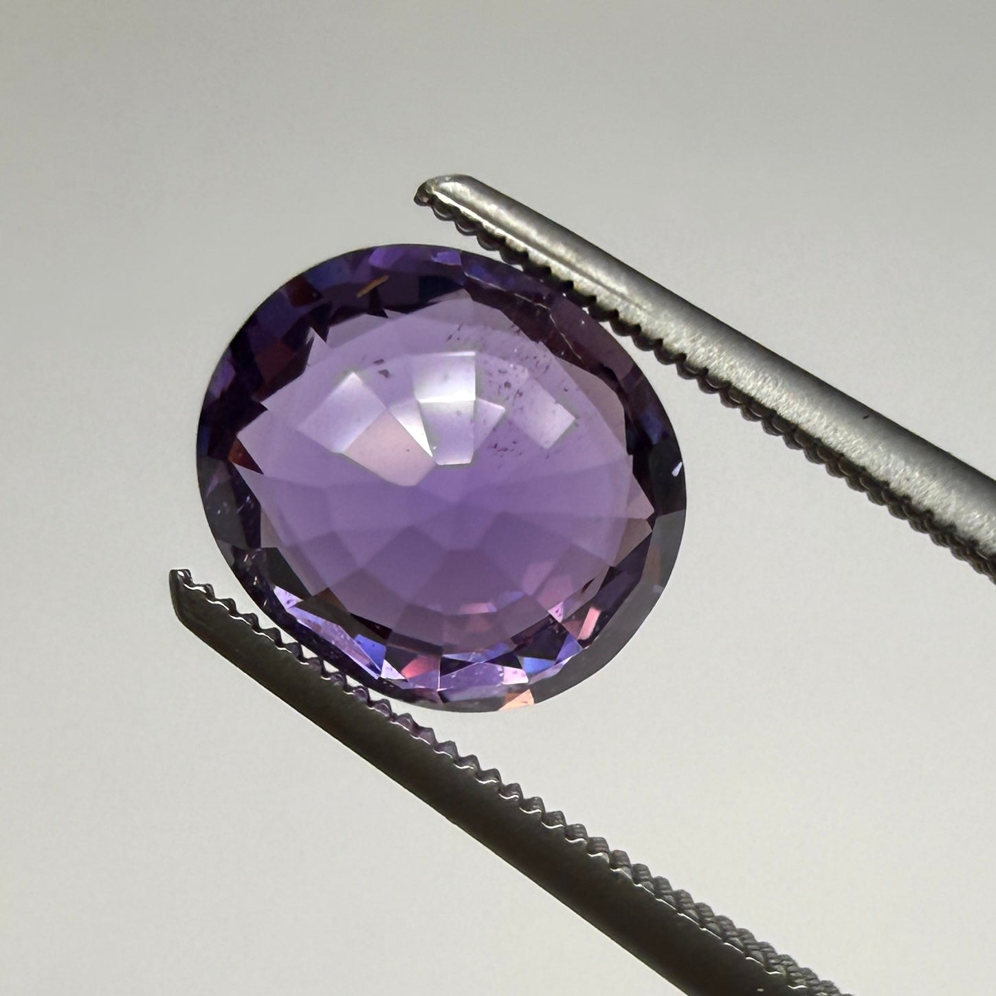 GIA Unheated Purple Sapphire 1.69ct Oval, Natural Sapphire, 7.62 x 6.71mm