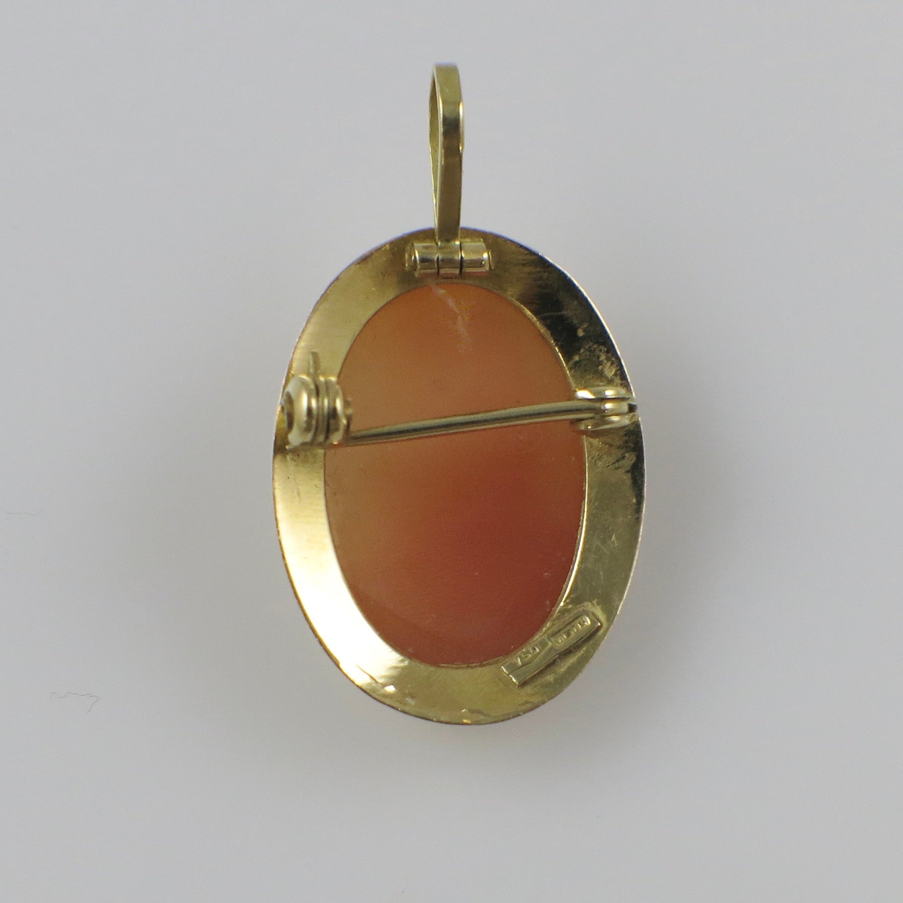 Italian Hand Carved Shell Cameo Pendant Brooch in 18K Gold - Small