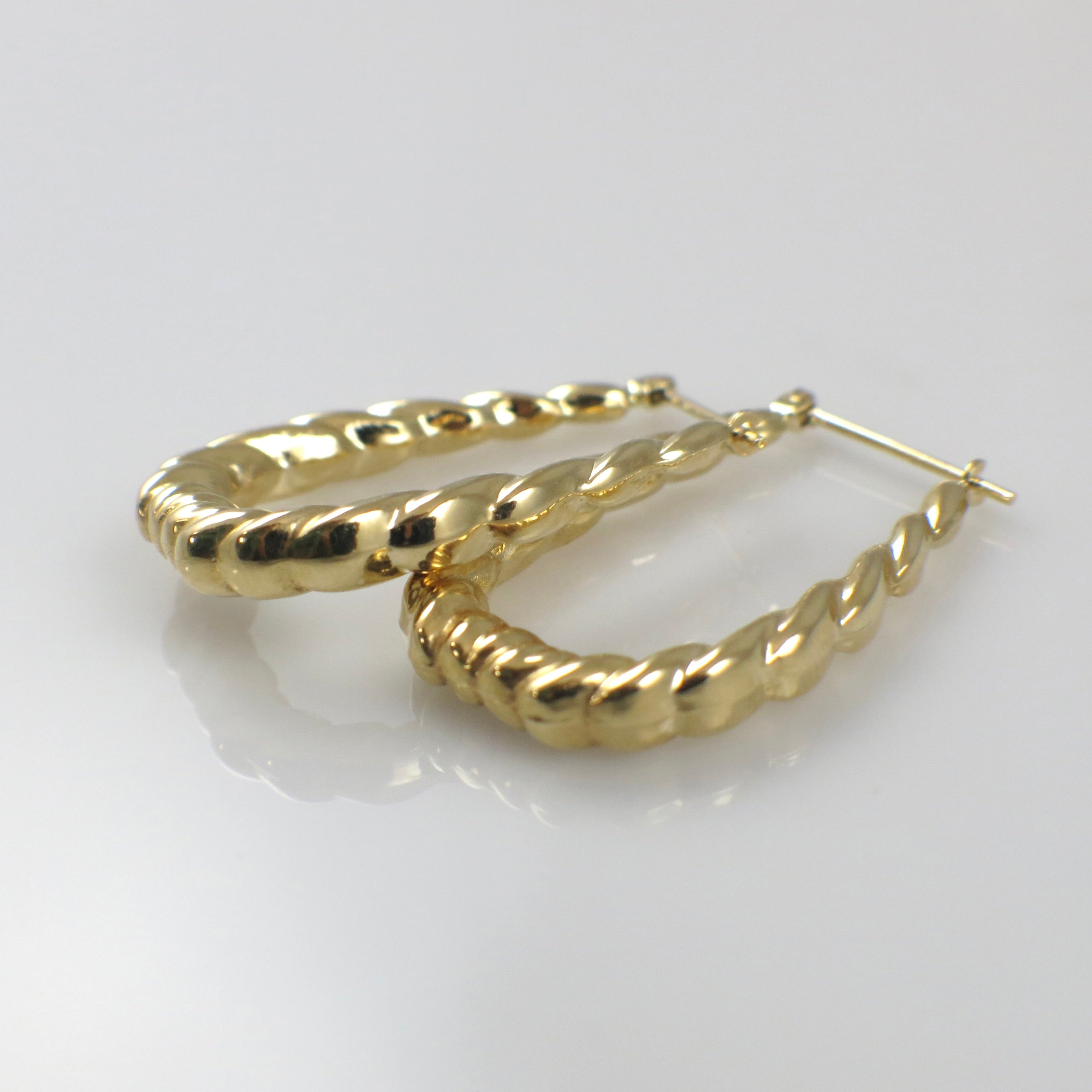 Vintage 14K Yellow Gold Twisted Oval Hoop Earrings