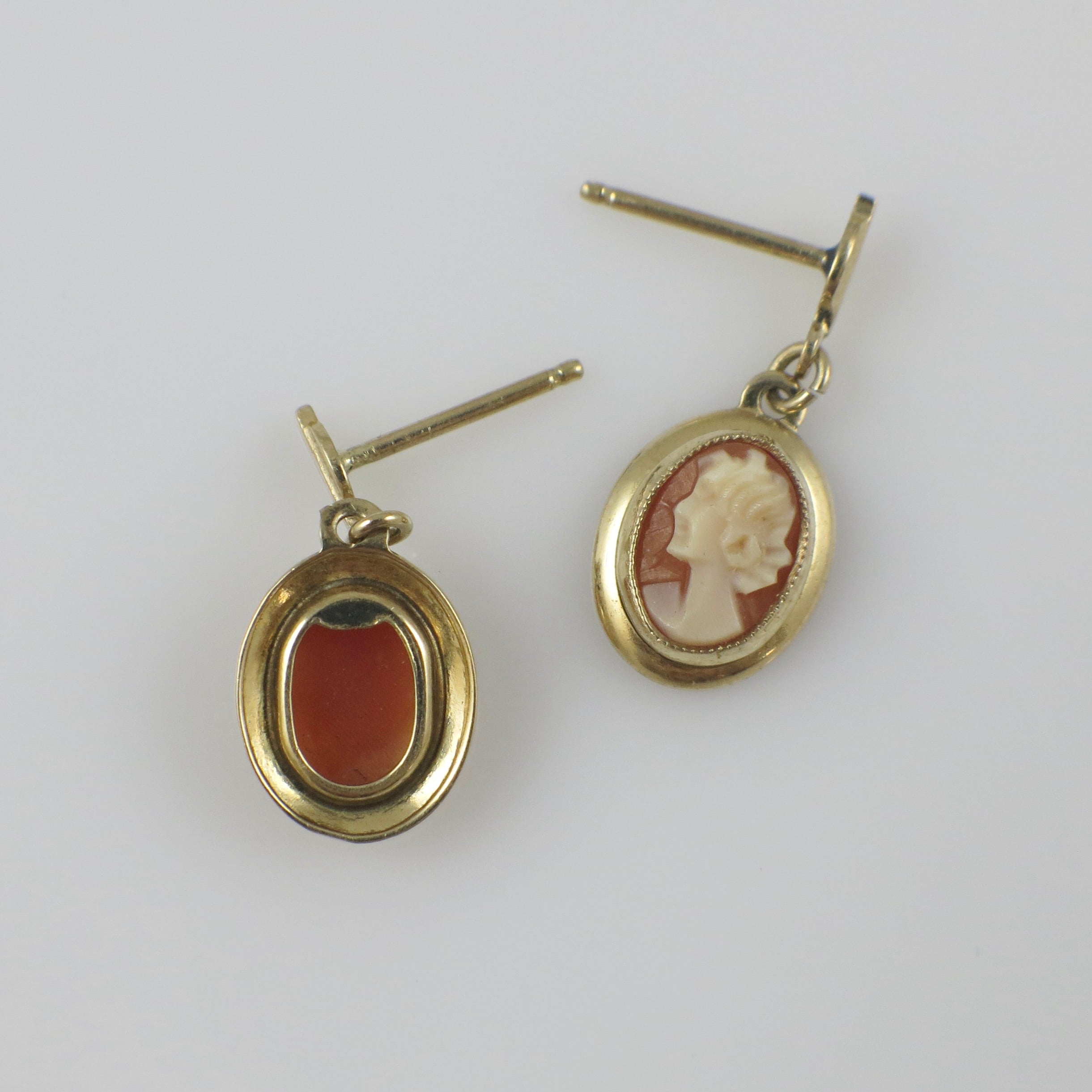 Vintage 14K Gold Shell Cameo Dangle Earrings