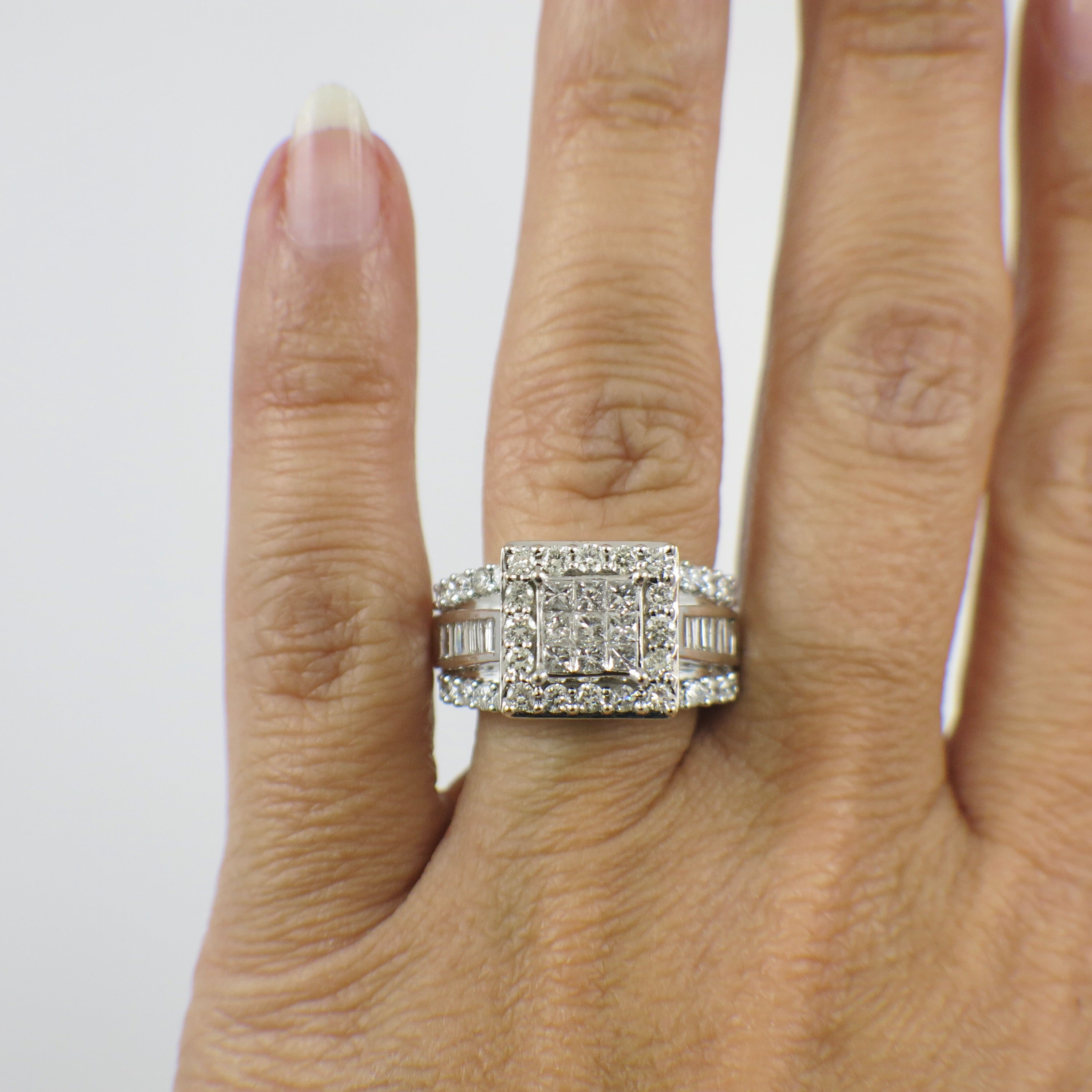 14k White Gold 2.31ctw Diamond Cluster Ring (ZEI)