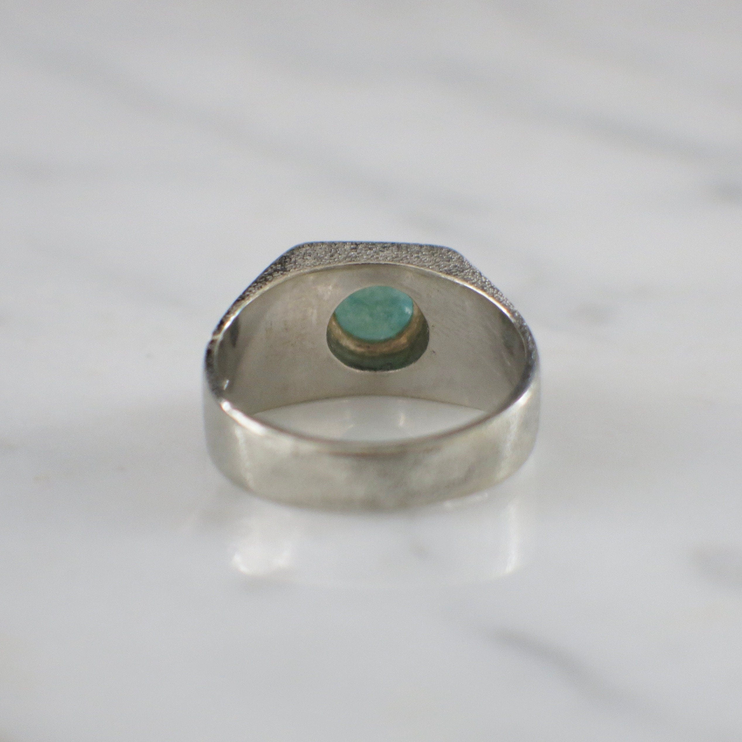 18K White and Yellow Gold Jade Cabochon Ring – Sage Green, Bead Finish Band, Size 8.25 - Black Market LLC