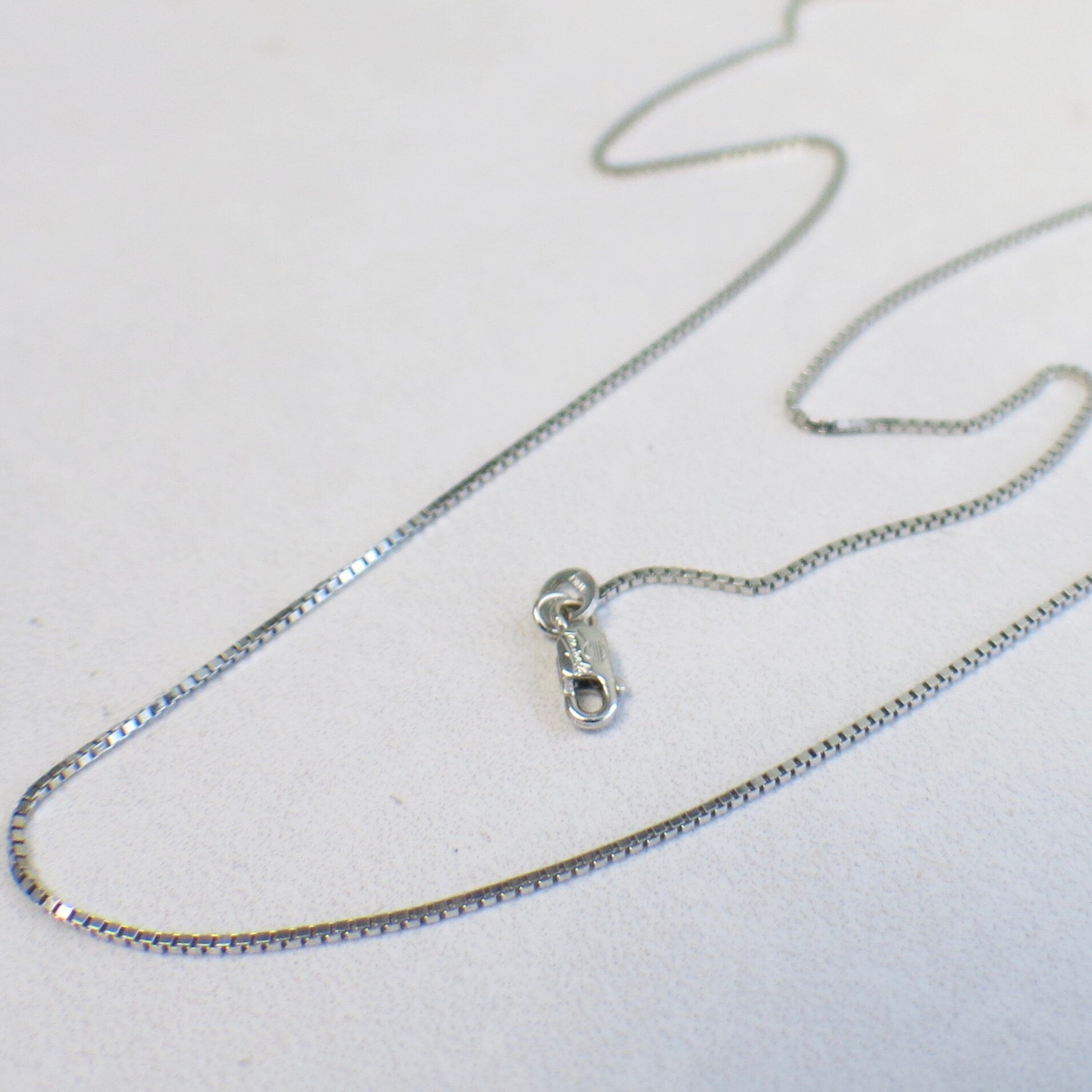 14K White Gold Box Chain Necklace | 20 Inch 1mm Classic Vintage Jewelry - Black Market LLC