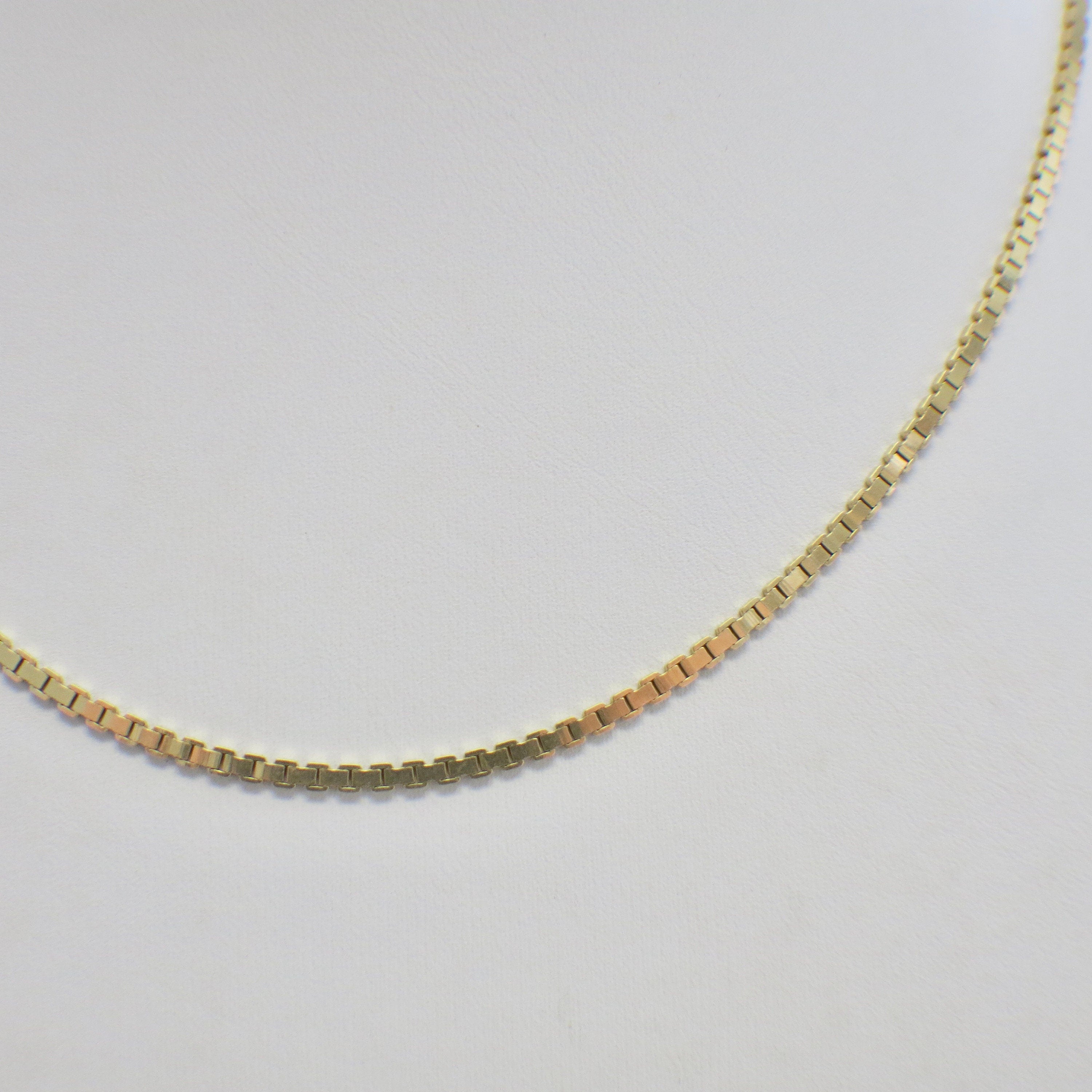 14K Yellow Gold Flat Box Chain Necklace | 20 Inch, 2.5 mm Wide, 13g Vintage Unisex - Black Market LLC
