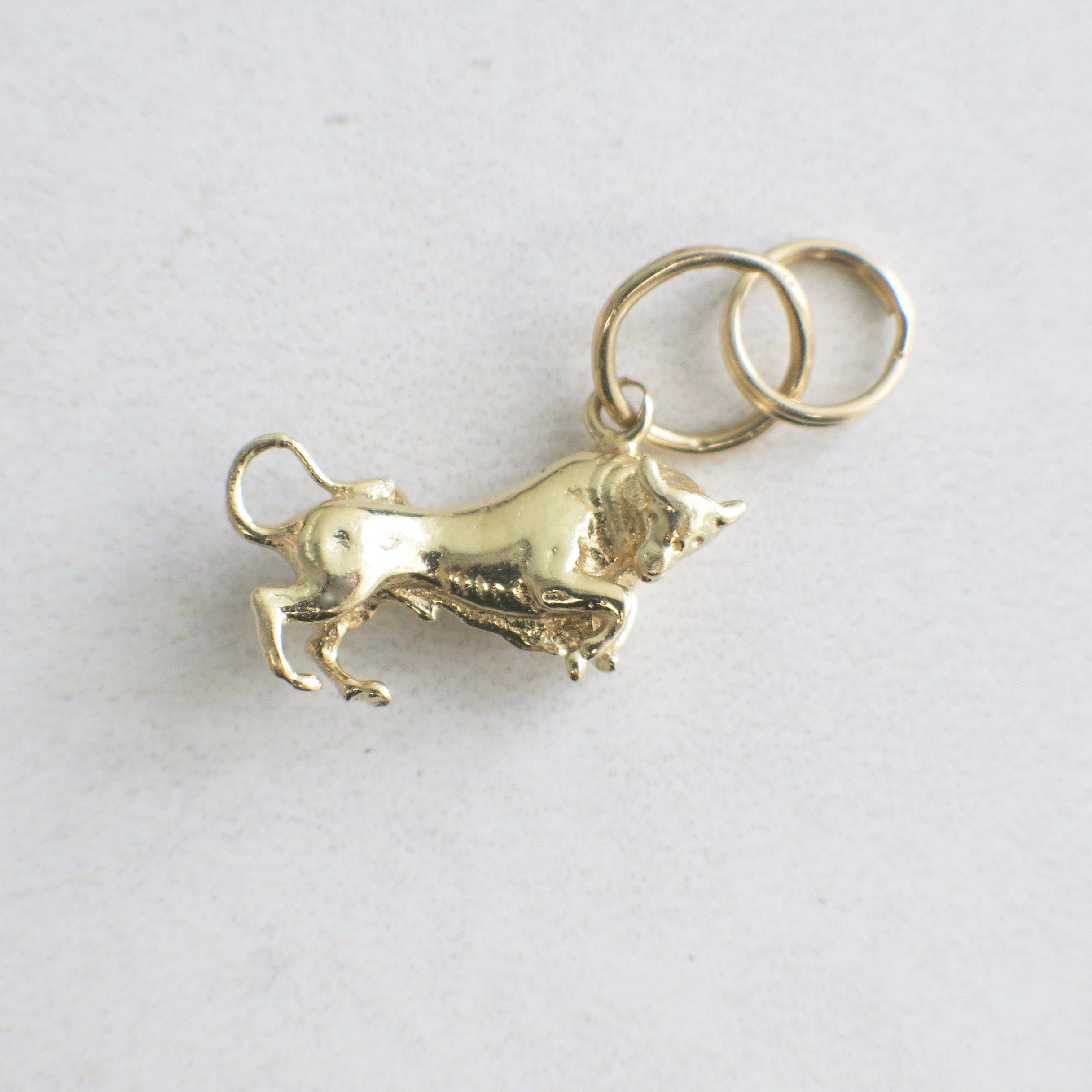 14K Yellow Gold Bull Charm Pendant – Taurus Zodiac Jewelry, Vintage - Black Market LLC