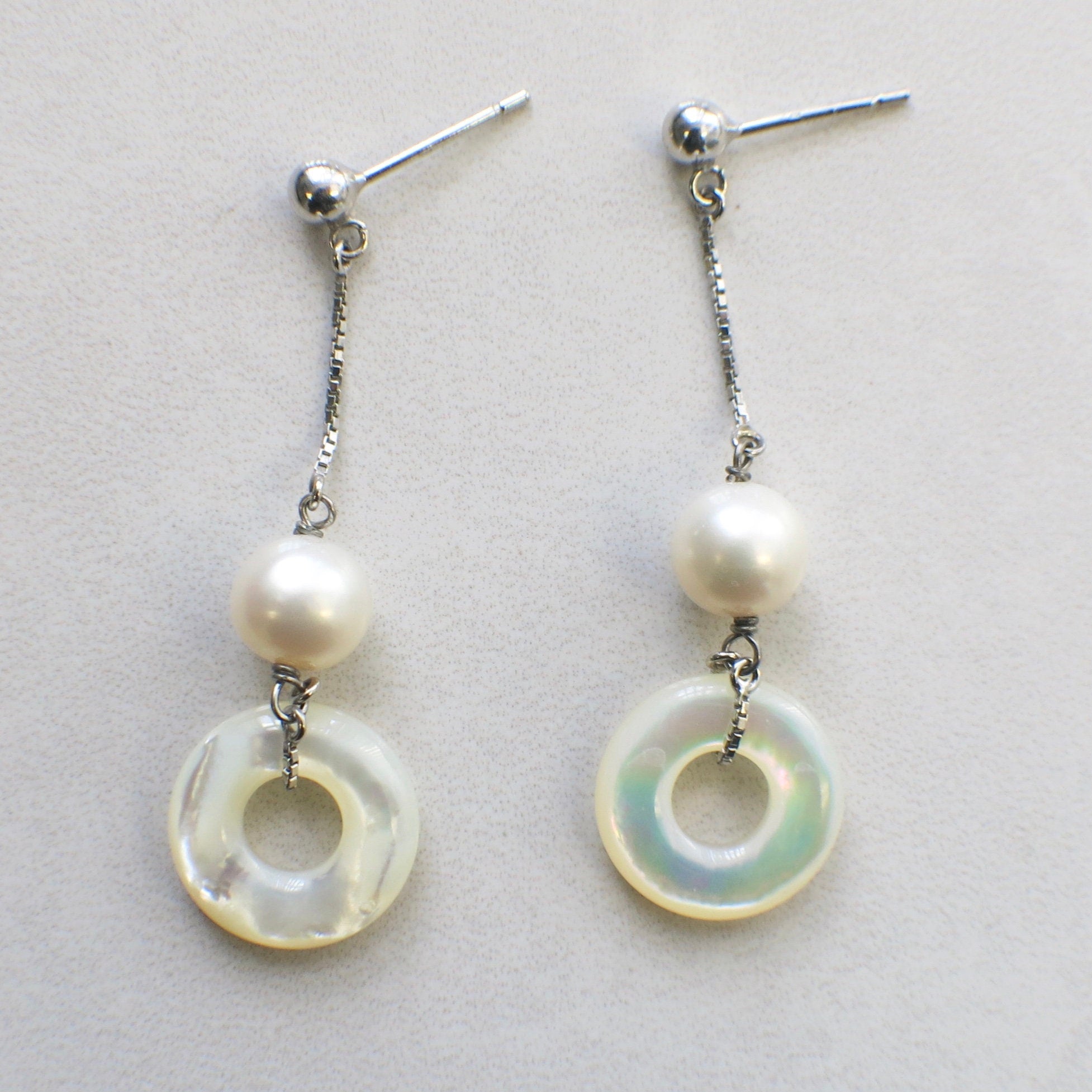 18K White Gold Pearl and Mother of Pearl Dangle Earrings – Long Drop Chain - Black Market LLC