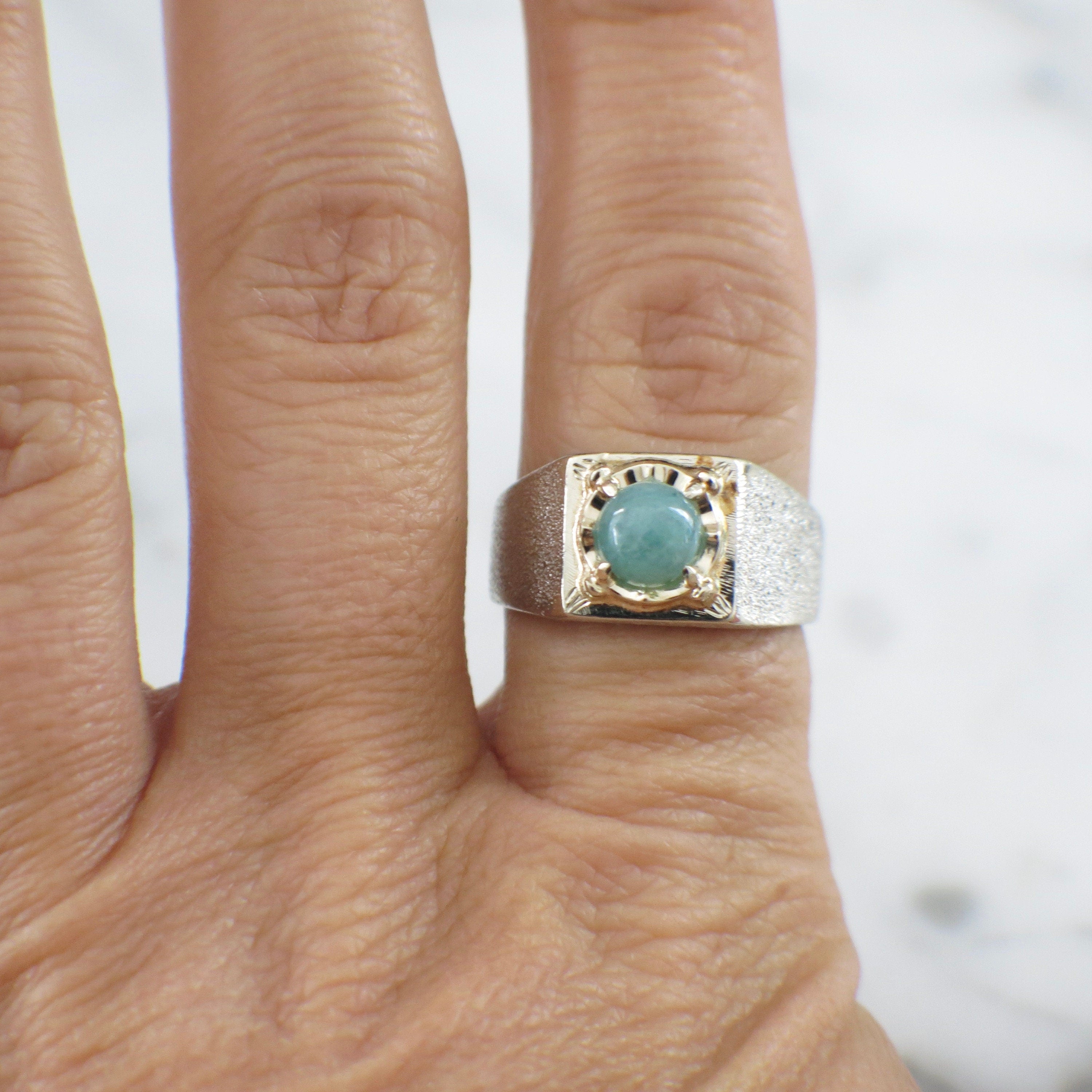 18K White and Yellow Gold Jade Cabochon Ring – Sage Green, Bead Finish Band, Size 8.25 - Black Market LLC