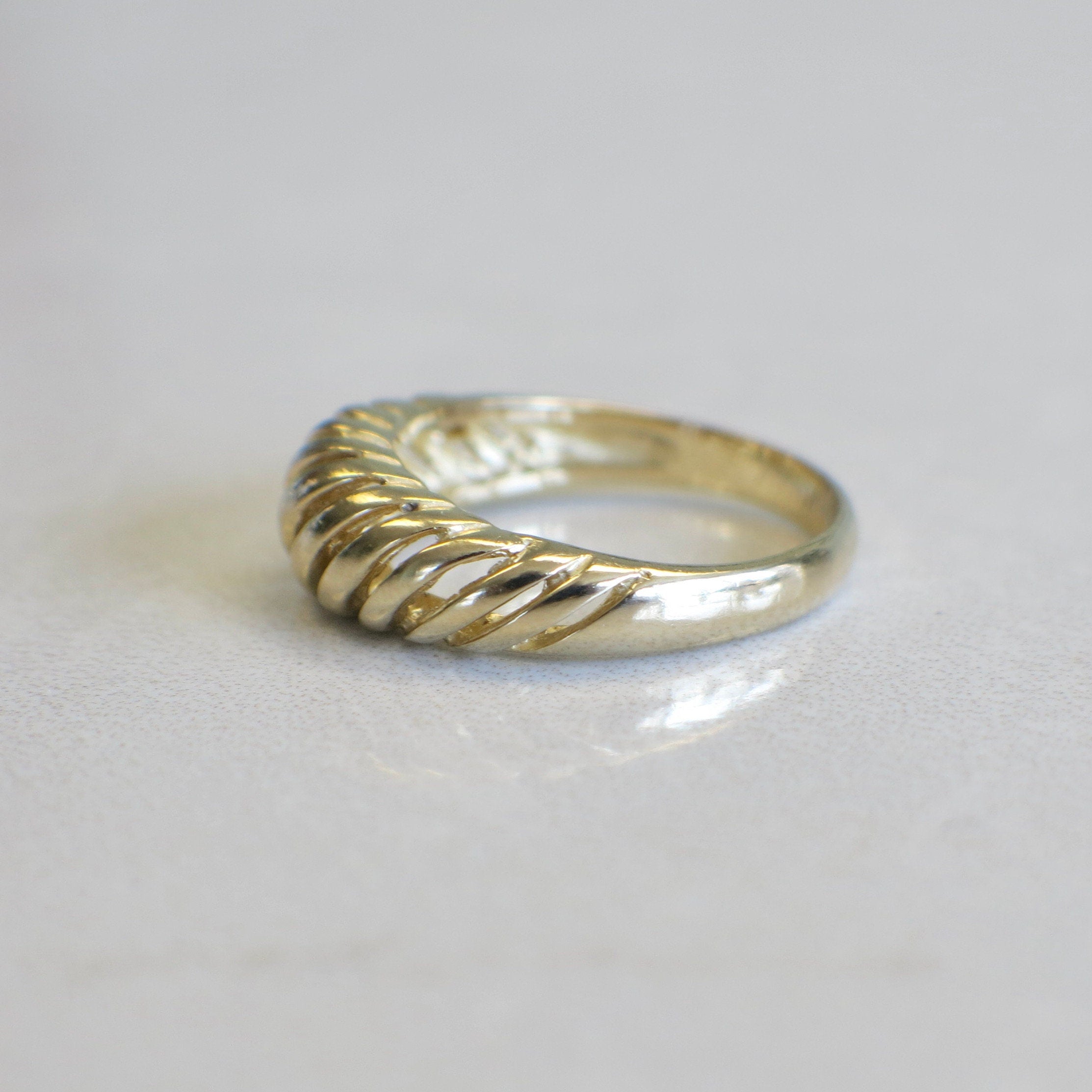 14K Yellow Gold Domed Band Ring – Classic Ribbed Design, Size 7 - Black Market LLC