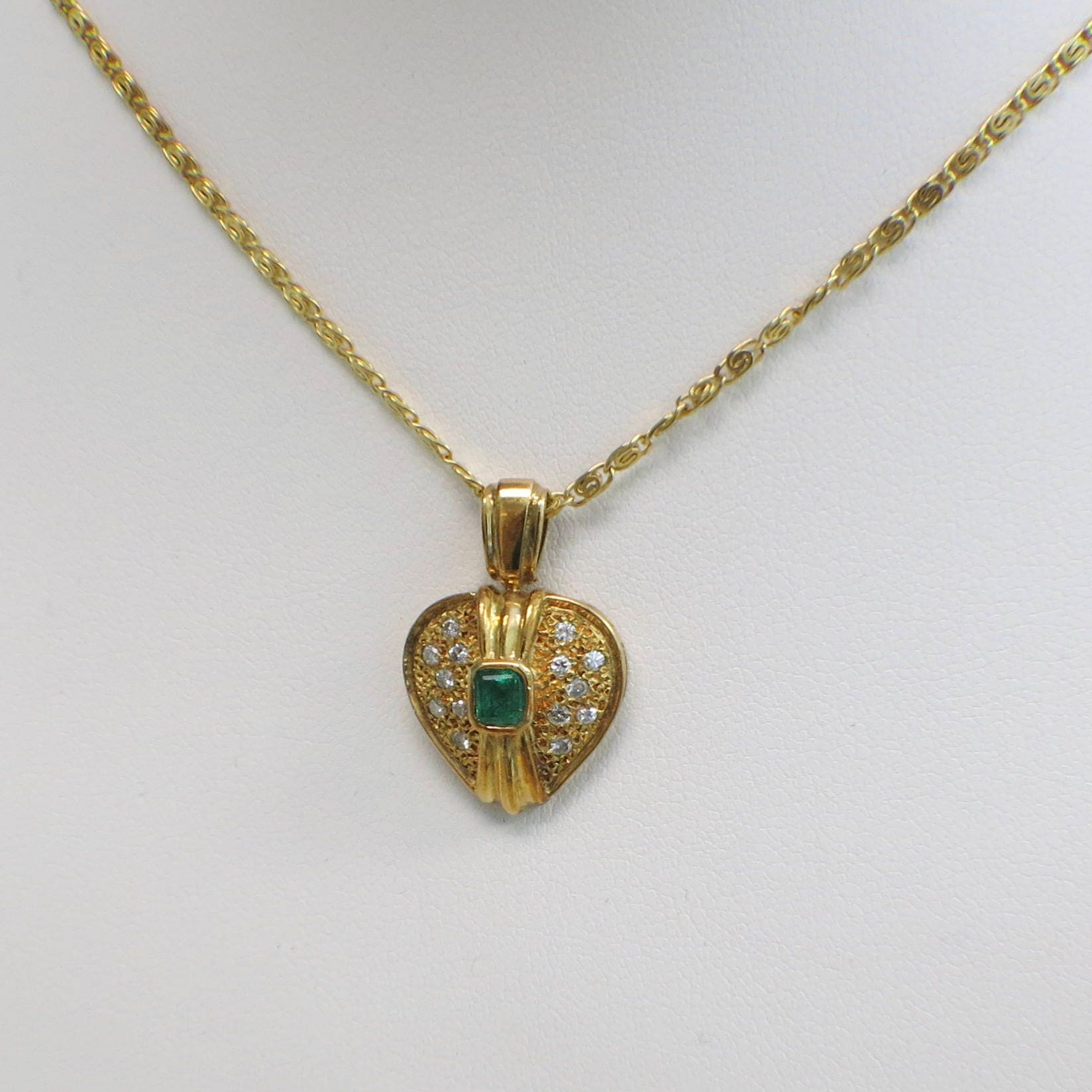18K Yellow Gold Heart Necklace – Emerald Center & Diamond Accents, 20" Chain - Black Market LLC