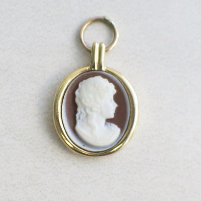 Vintage 14K Yellow Gold Cameo Shell Pendant Charm