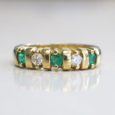 Vintage 18K Yellow Gold Emerald and Diamond Band Ring | Five Stone Anniversary Ring | Stackable Wedding Ring | Size 7 | VS1-VS2 E-F