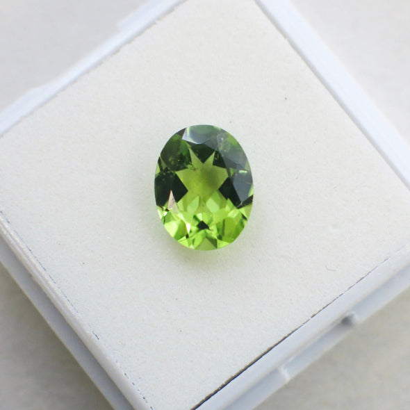 1.8 Carat Oval Peridot Loose Gemstone Lime Green August Birthstone