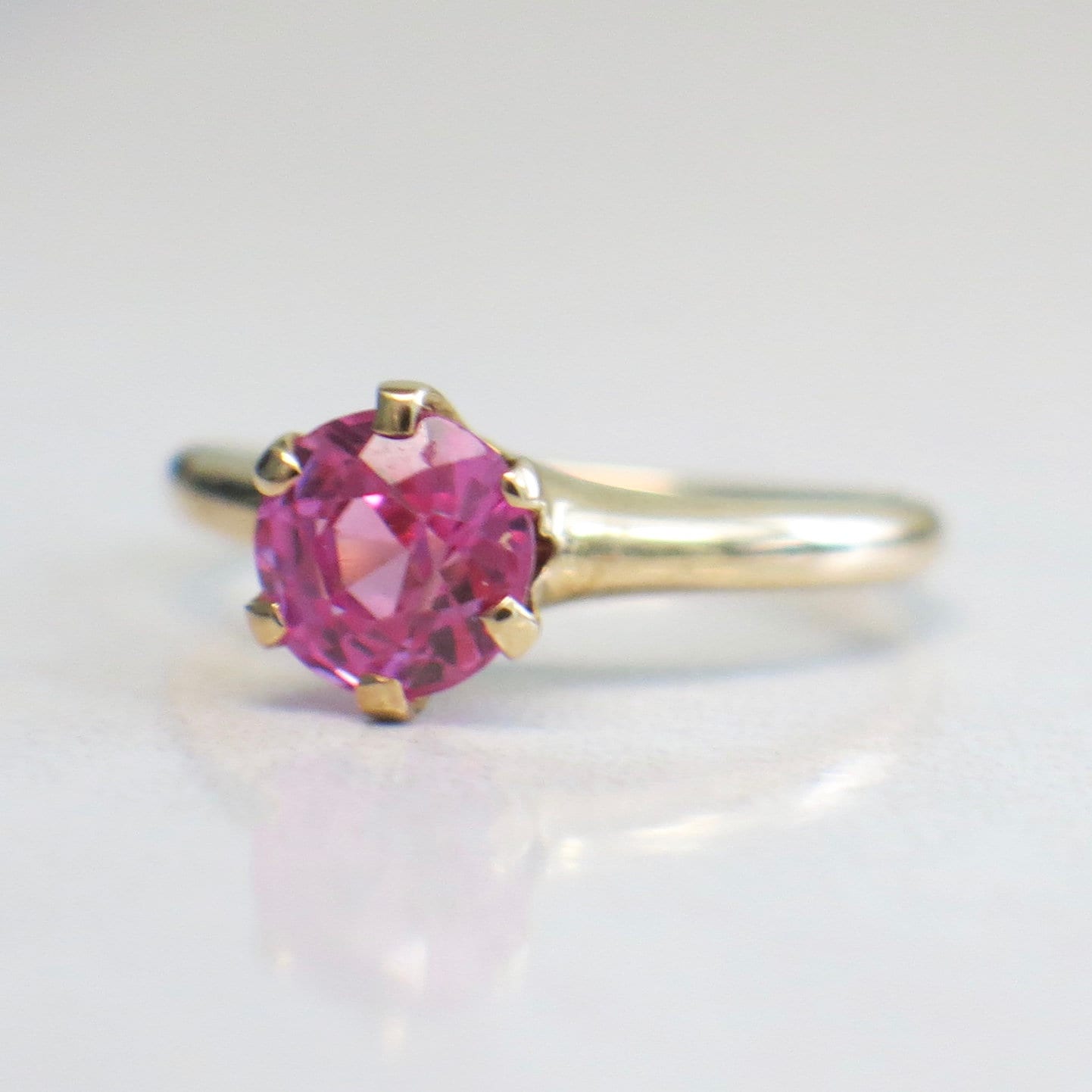 Vintage 14K Gold Pink Sapphire Solitaire Ring | Round Six-Prong Setting Size 4 - Black Market LLC