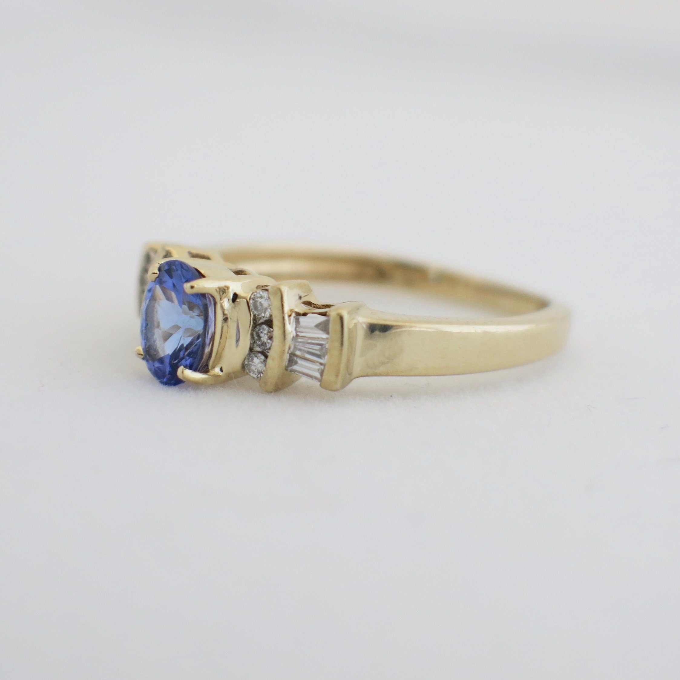 14K Yellow Gold Tanzanite Ring with Diamond Accents – Oval Cut, Size 7 - Black Market LLC
