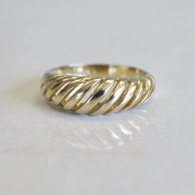 14K Yellow Gold Domed Band Ring Classic Ribbed Design Size 7