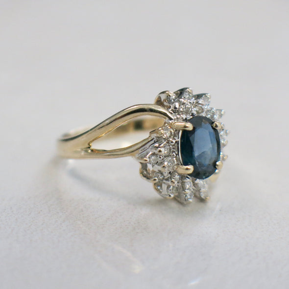 14K Yellow Gold Oval Sapphire and Diamond Halo Ring Split Shank Size 6.5