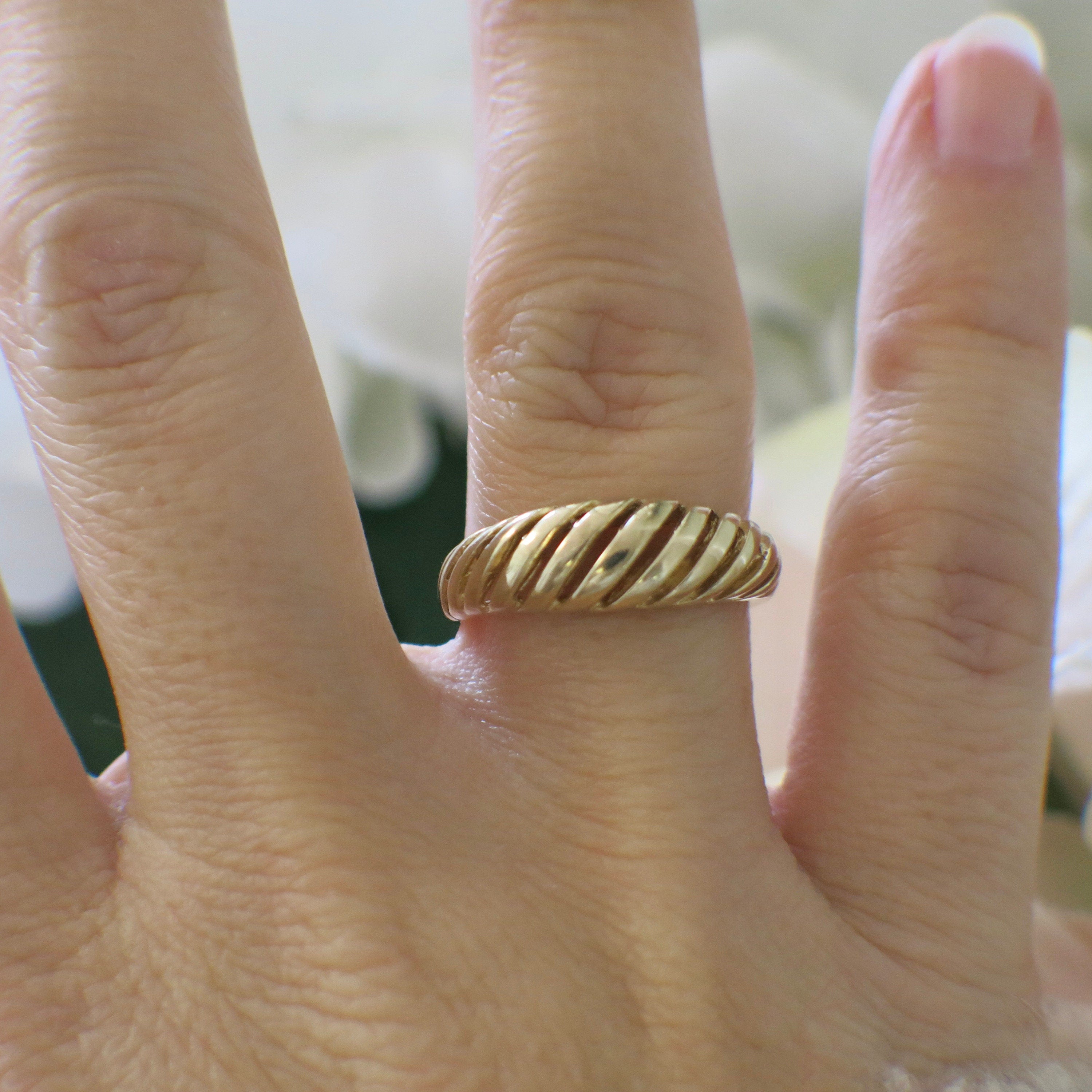 14K Yellow Gold Domed Band Ring – Classic Ribbed Design, Size 7 - Black Market LLC