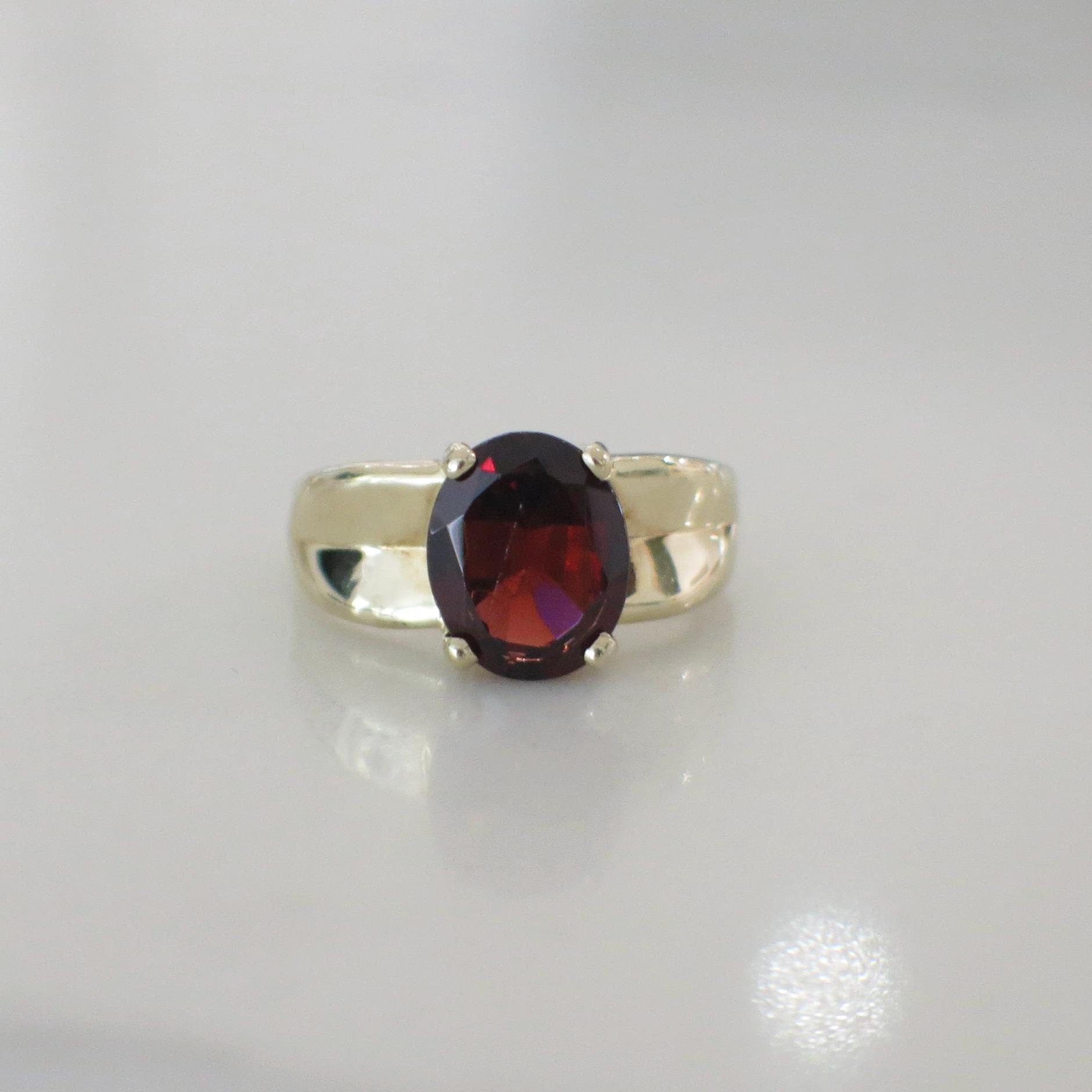 14K Yellow Gold Red Ruby Garnet Solitaire Ring