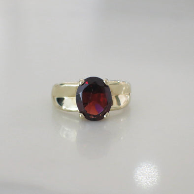 14K Yellow Gold Red Ruby Garnet Solitaire Ring