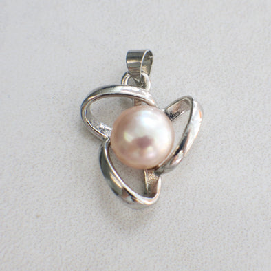 18K White Gold Pink Pearl Pendant | 9.5 mm Vintage June Birthstone Necklace