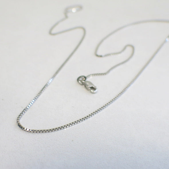 14K White Gold Box Chain Necklace 20 Inch 1mm Vintage Jewelry