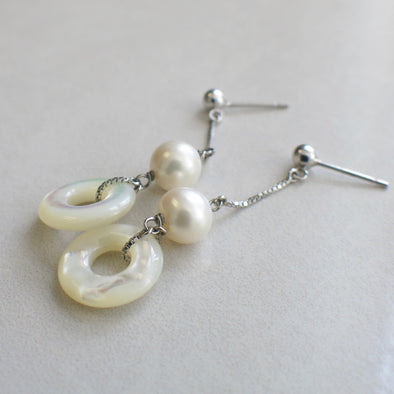 18K White Gold Pearl and Mother of Pearl Dangle Drop Earrings Long Chain
