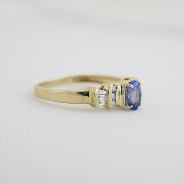 14K Yellow Gold Tanzanite Ring with Diamond Accents Oval Cut Size 7
