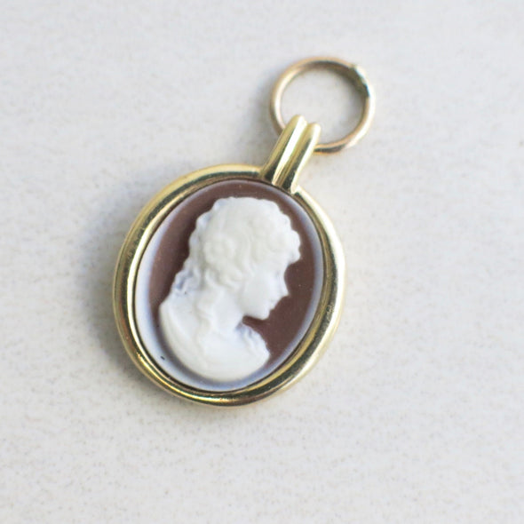 Vintage 14K Yellow Gold Cameo Shell Pendant Charm