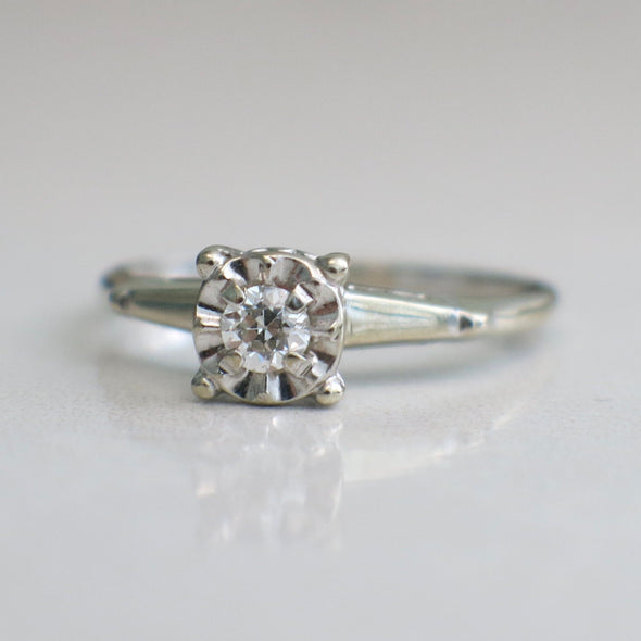 14K White Gold Diamond Solitaire Engagement Ring Floral Illusion Size 8
