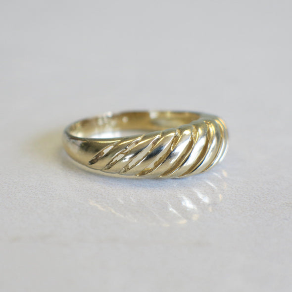 14K Yellow Gold Domed Band Ring Classic Ribbed Design Size 7