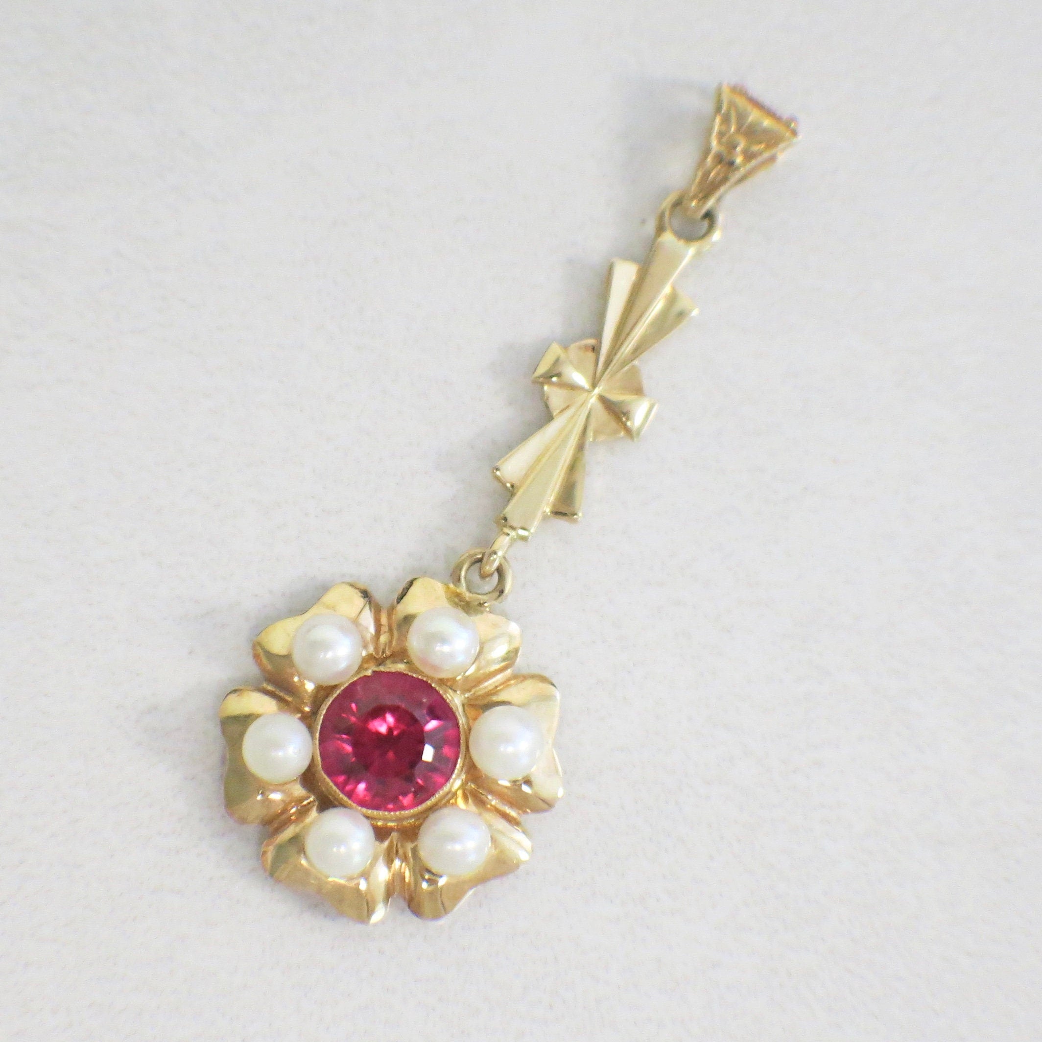 14K Gold Pearl & Pink Sapphire Pendant – Vintage Floral Dangle - Black Market LLC