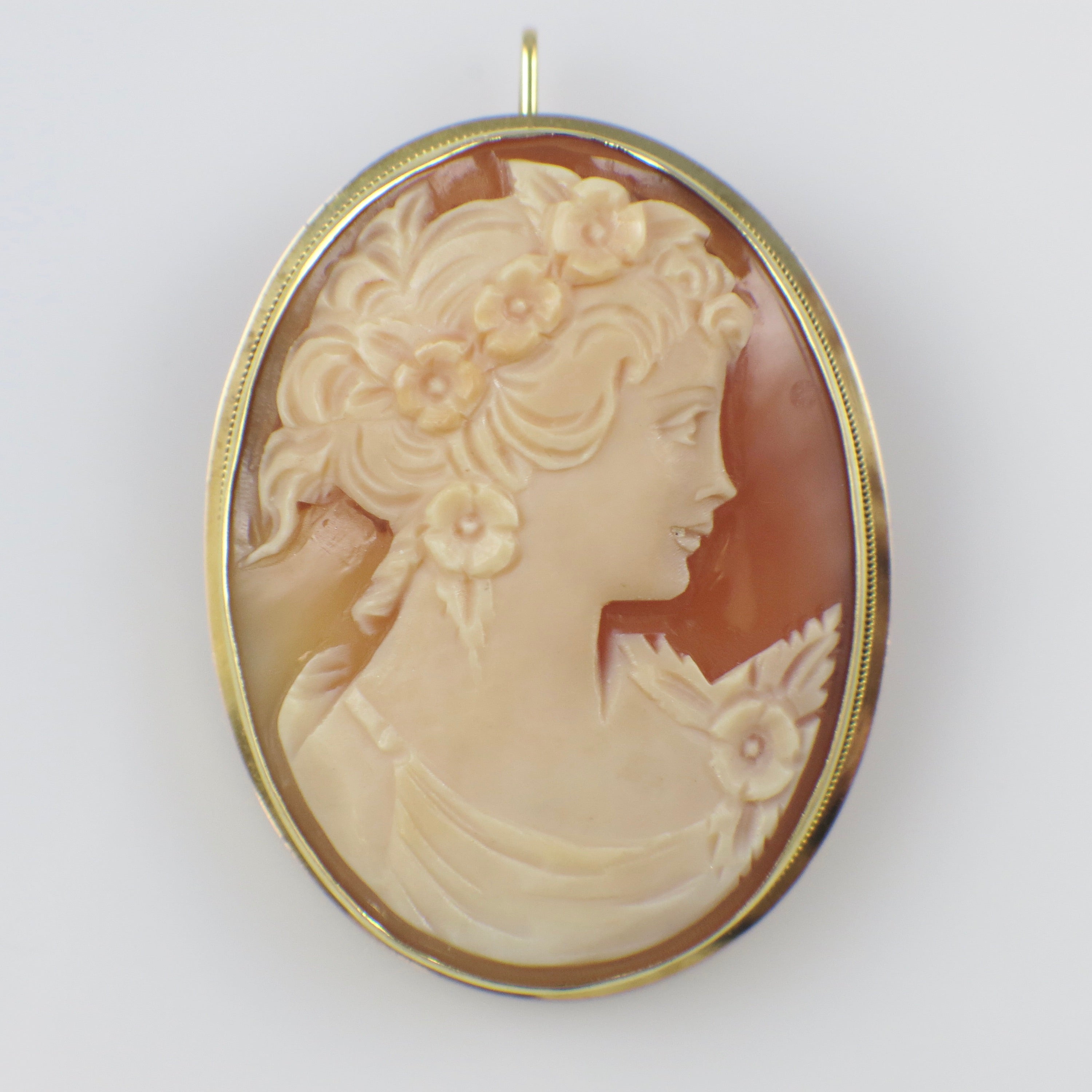 Large Italian Hand Carved Shell Cameo Pendant Brooch in 18K Gold