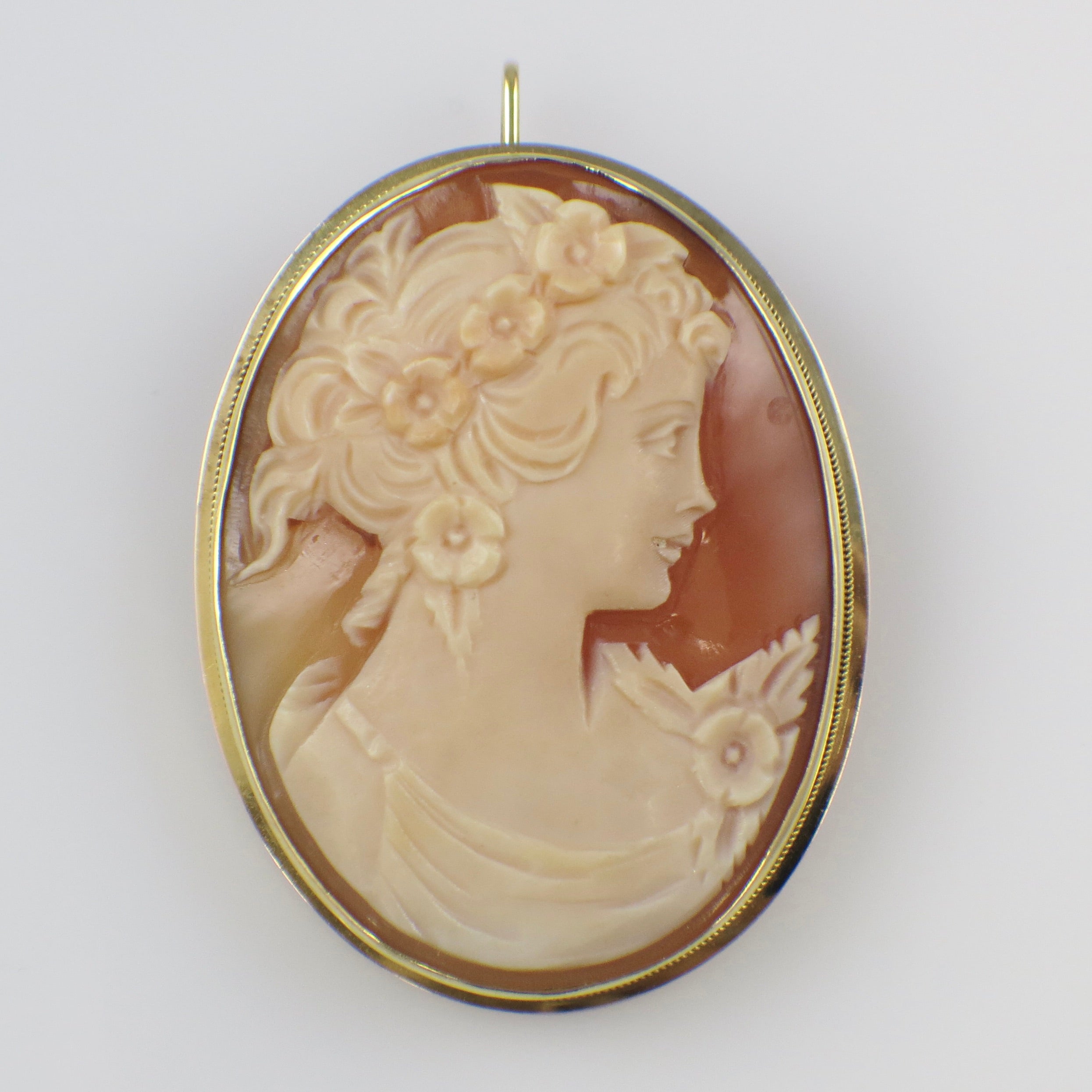 Large Italian Hand Carved Shell Cameo Pendant Brooch in 18K Gold