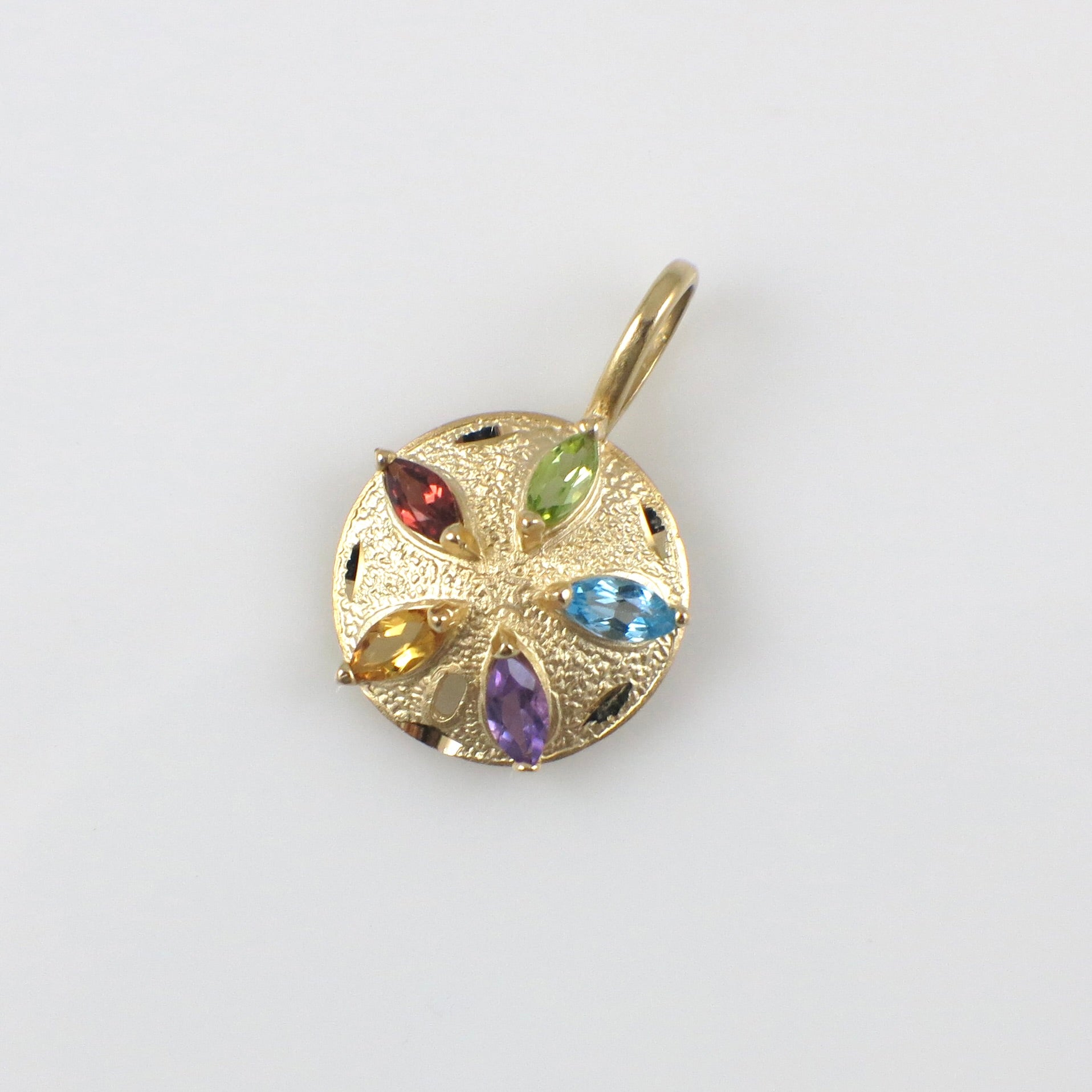 Vintage 14K Yellow Gold Natural Gemstones Sand Dollar Pendant Necklace