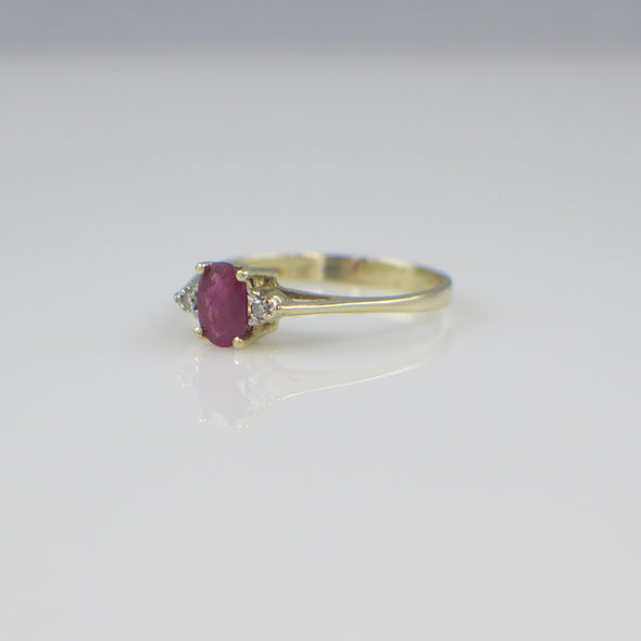 Vintage 14K Yellow Gold Ruby and Diamond Three-Stone Ring – Oval Ruby Fine Jewelry