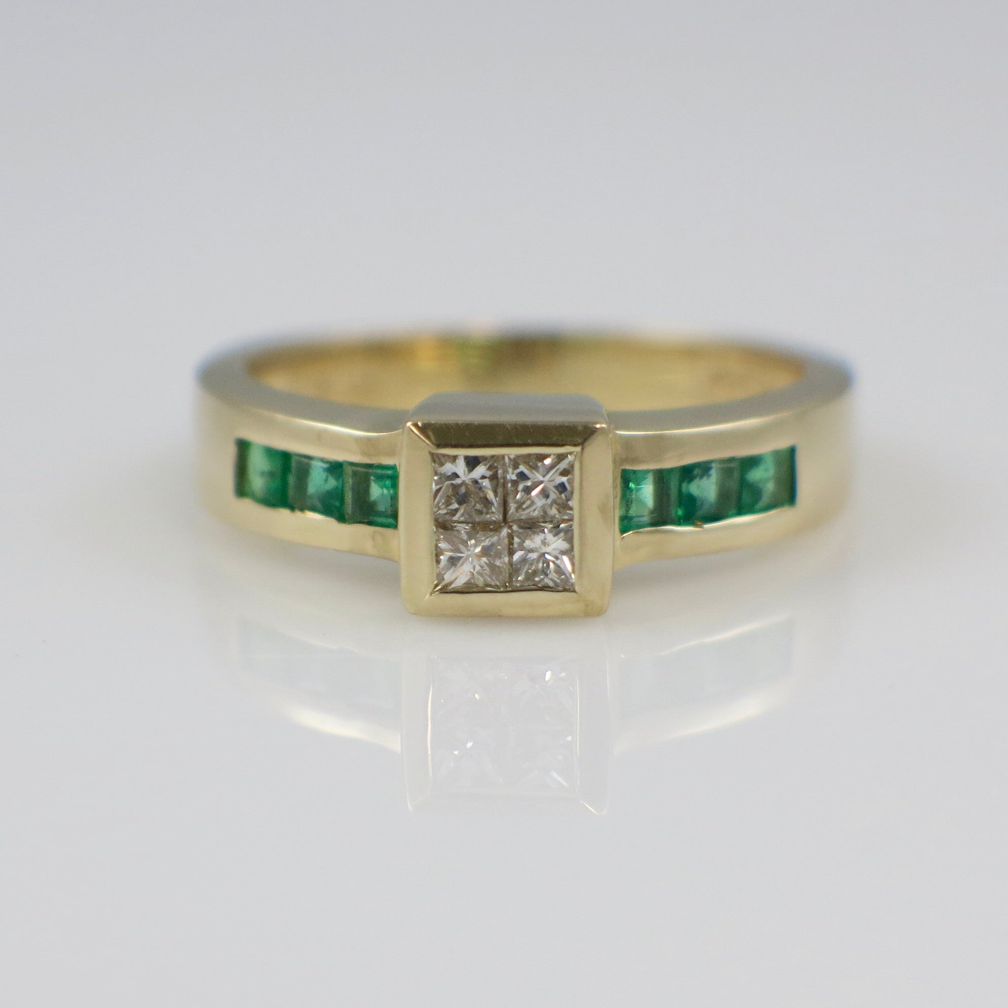 14K Yellow Gold Princess Cut Diamond and Emerald Ring – Vintage Geometric Band