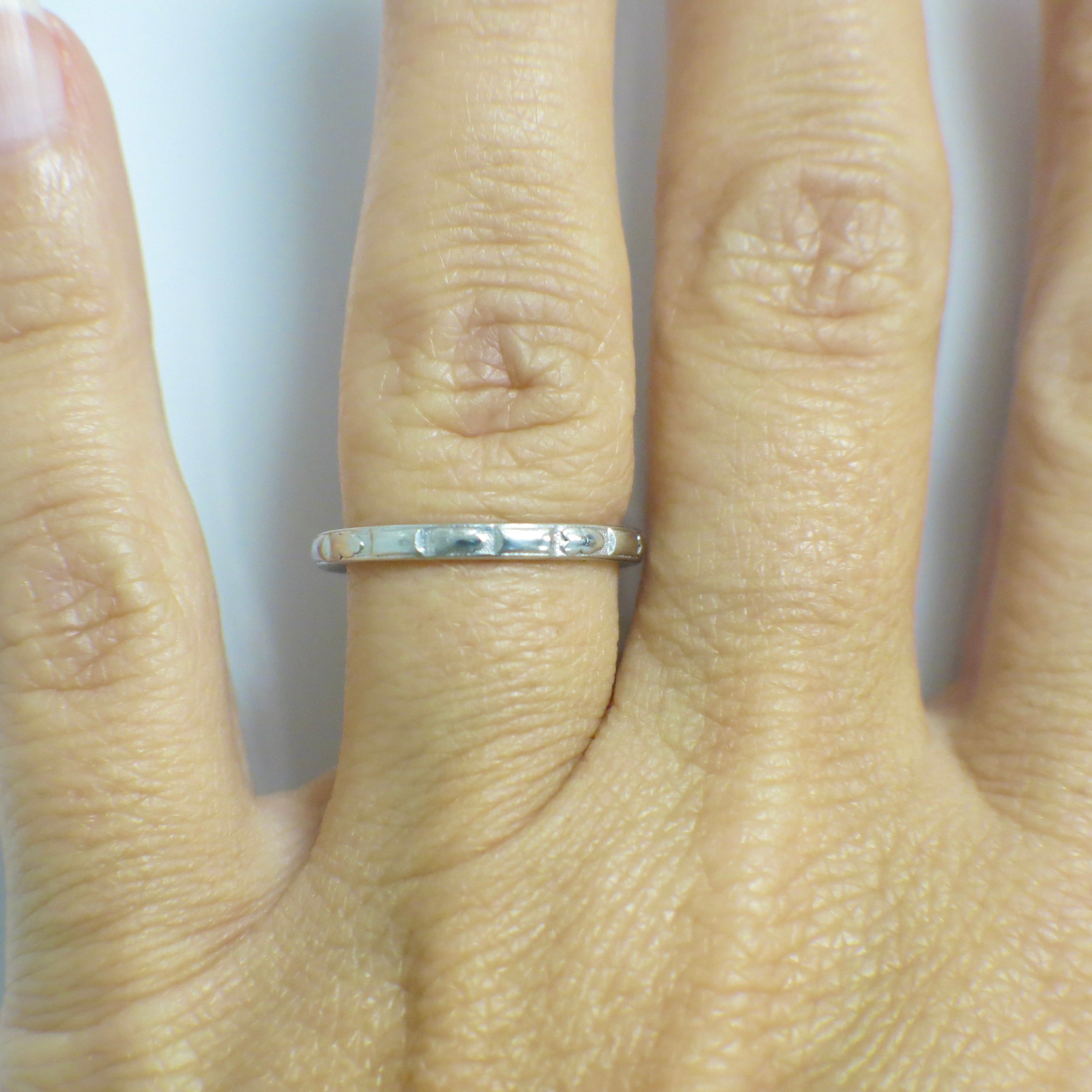 Vintage Platinum Engraved Wedding Band – Size 6, 2MM, 3.2g - Black Market LLC