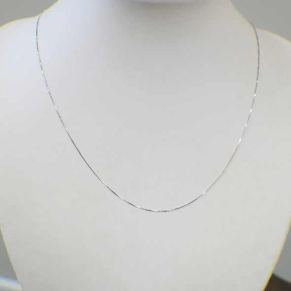 14K White Gold Box Chain Necklace – 20 Inch, .6MM, 1.04g