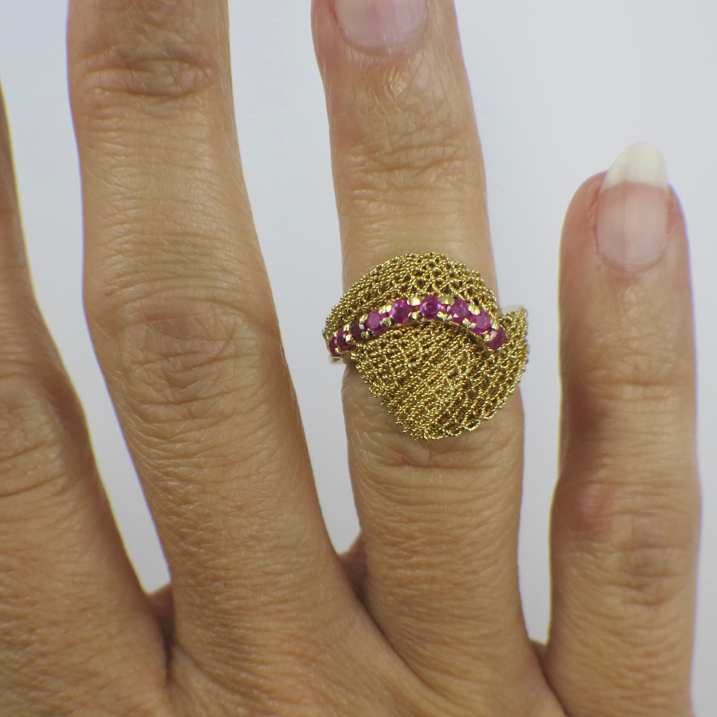 14K Yellow Gold Pink Sapphire Mesh Dome Ring – Vintage Textured Statement Ring Size 4.75 - Black Market LLC