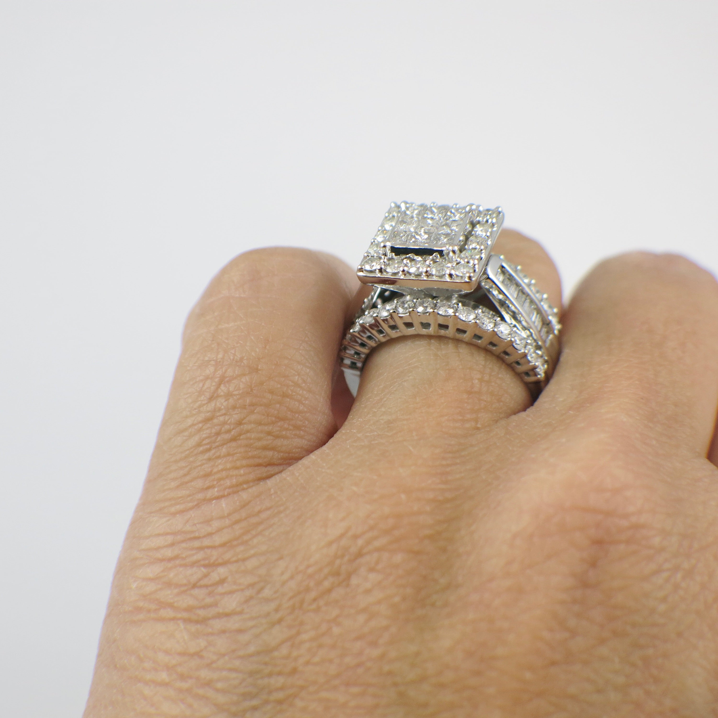 14k White Gold 2.31ctw Diamond Cluster Ring (ZEI)