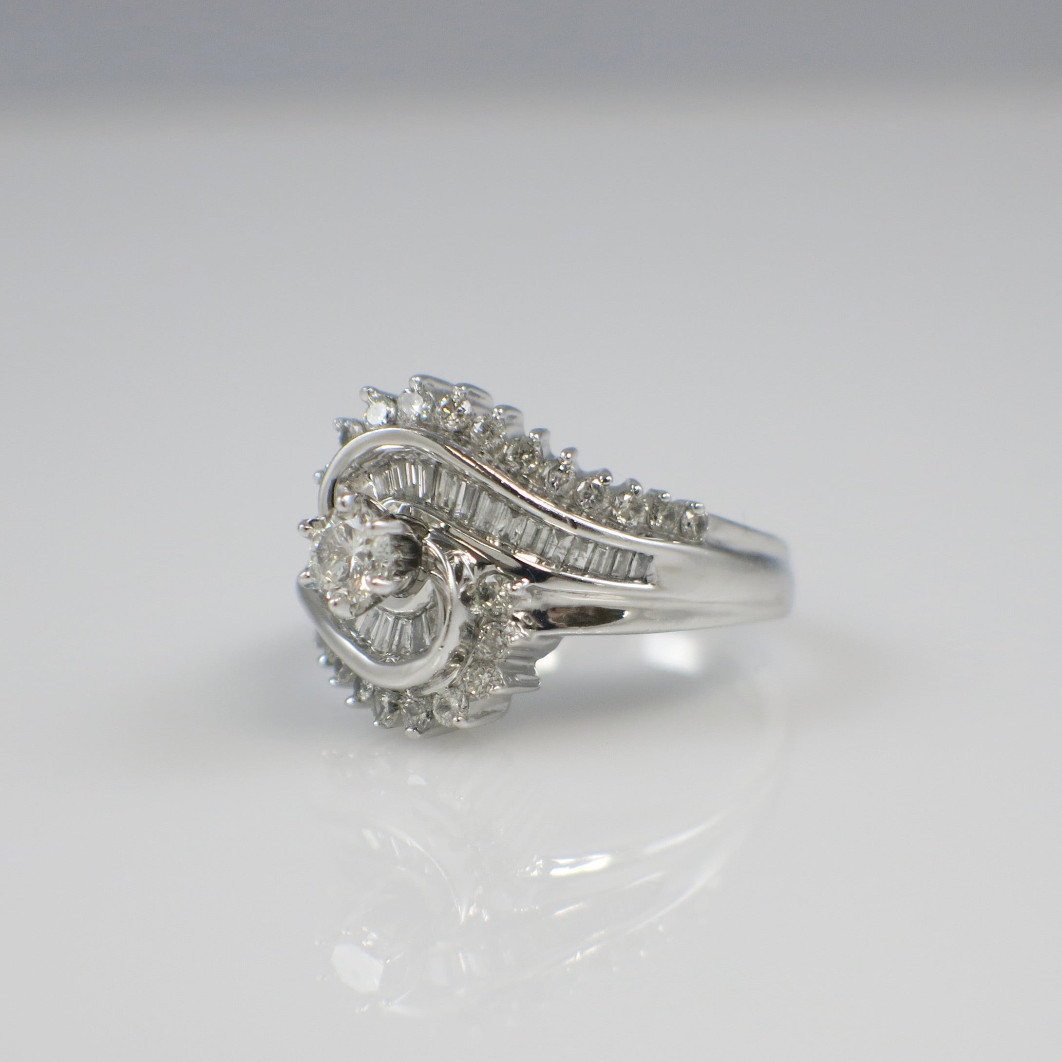 14K White Gold Diamond Bypass Ring – 1.25 CTW Vintage Statement Ring – Size 6.5 - Black Market LLC