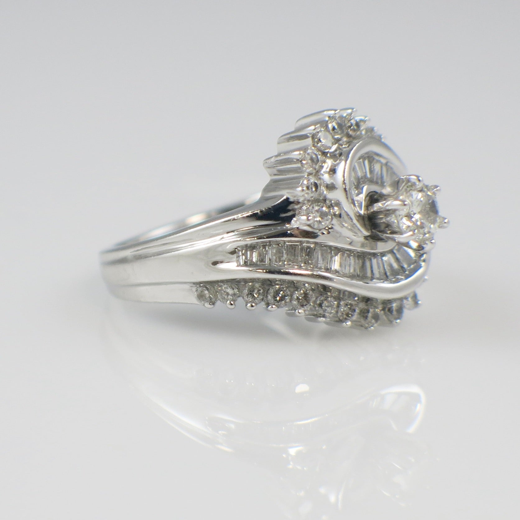 14K White Gold Diamond Bypass Ring – 1.25 CTW Vintage Statement Ring – Size 6.5 - Black Market LLC