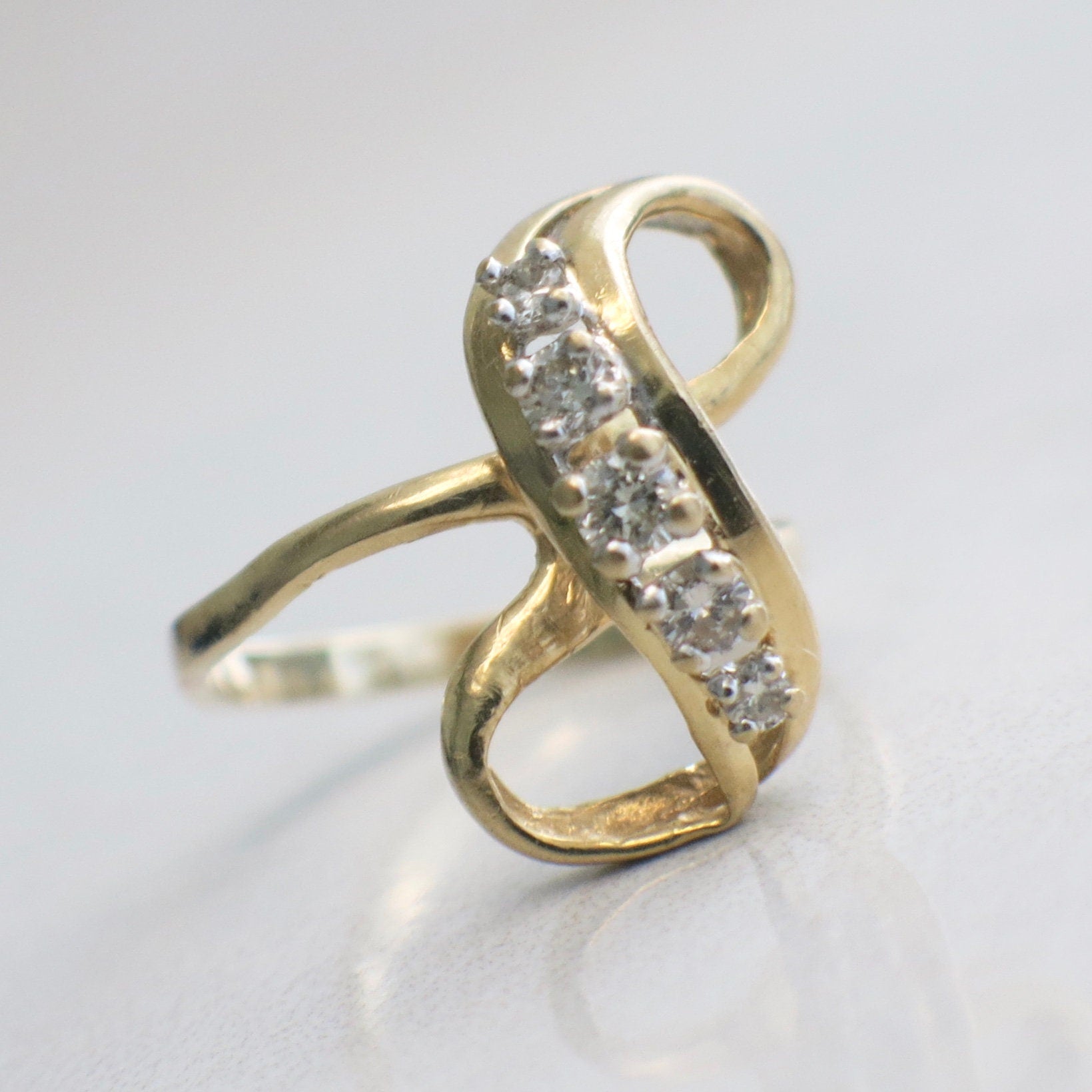 14K Yellow Gold Diamond Infinity Ring – Vintage Band, Size 5.5 - Black Market LLC