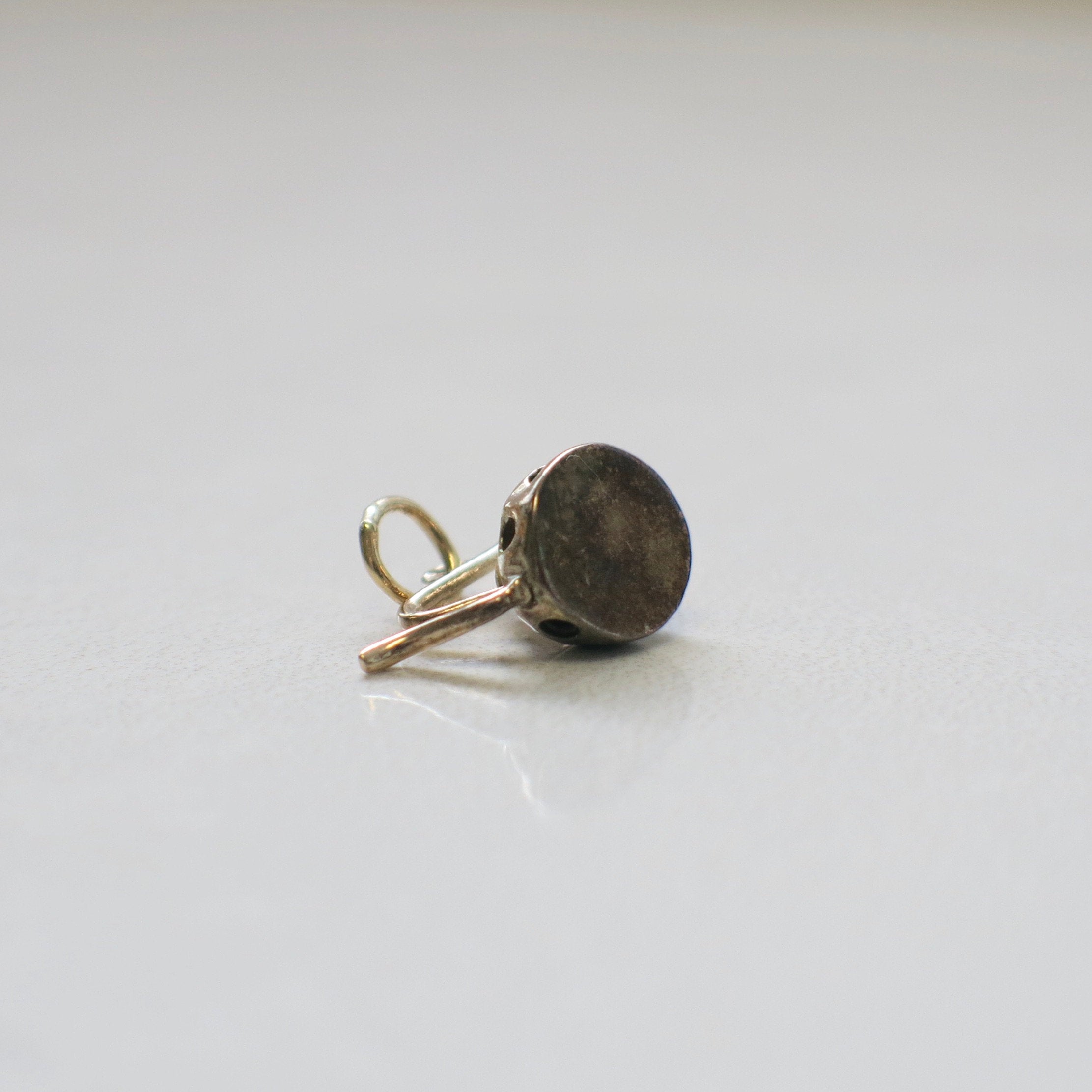 Vintage 14K gold tea kettle coffee pot charm pendant for bracelet or necklace, detailed jewelry accessory by Black Market LLC