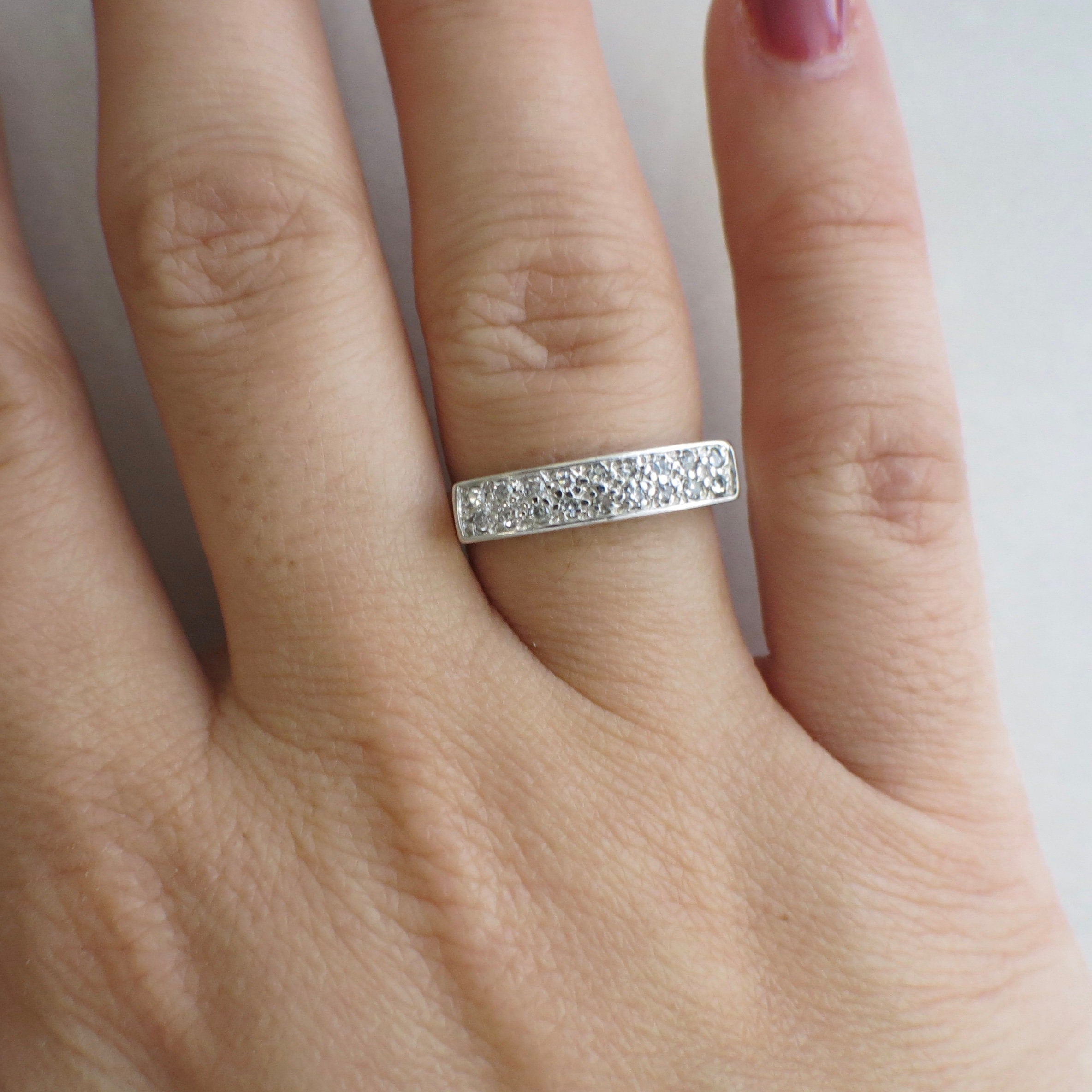 Vintage 14K white gold diamond bar ring with .27 CTW, stackable flat band, size 6.75, by Black Market LLC.