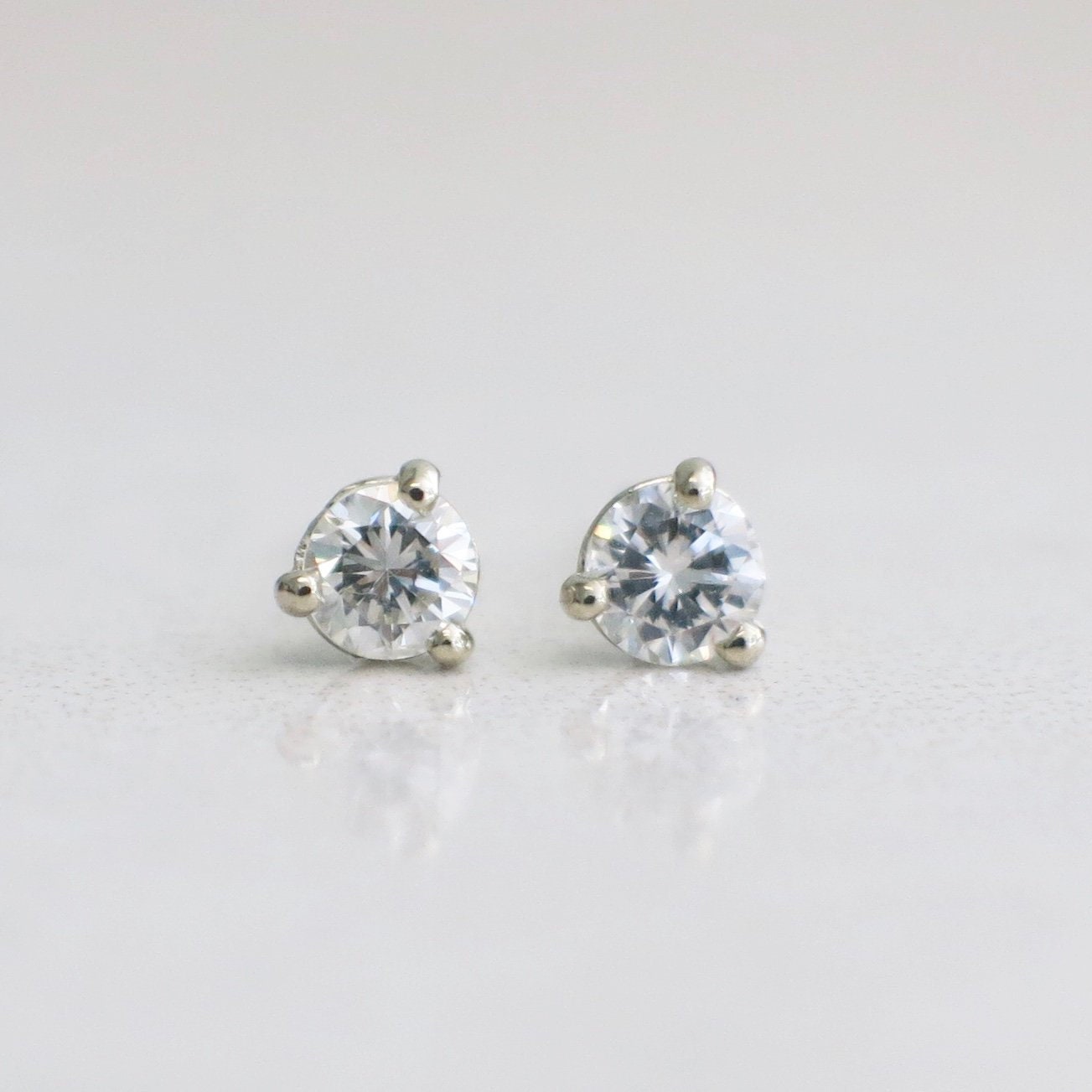 0.29 CT Diamond Stud Earrings – 14K White Gold Martini Setting, SI1 E–F - Black Market LLC