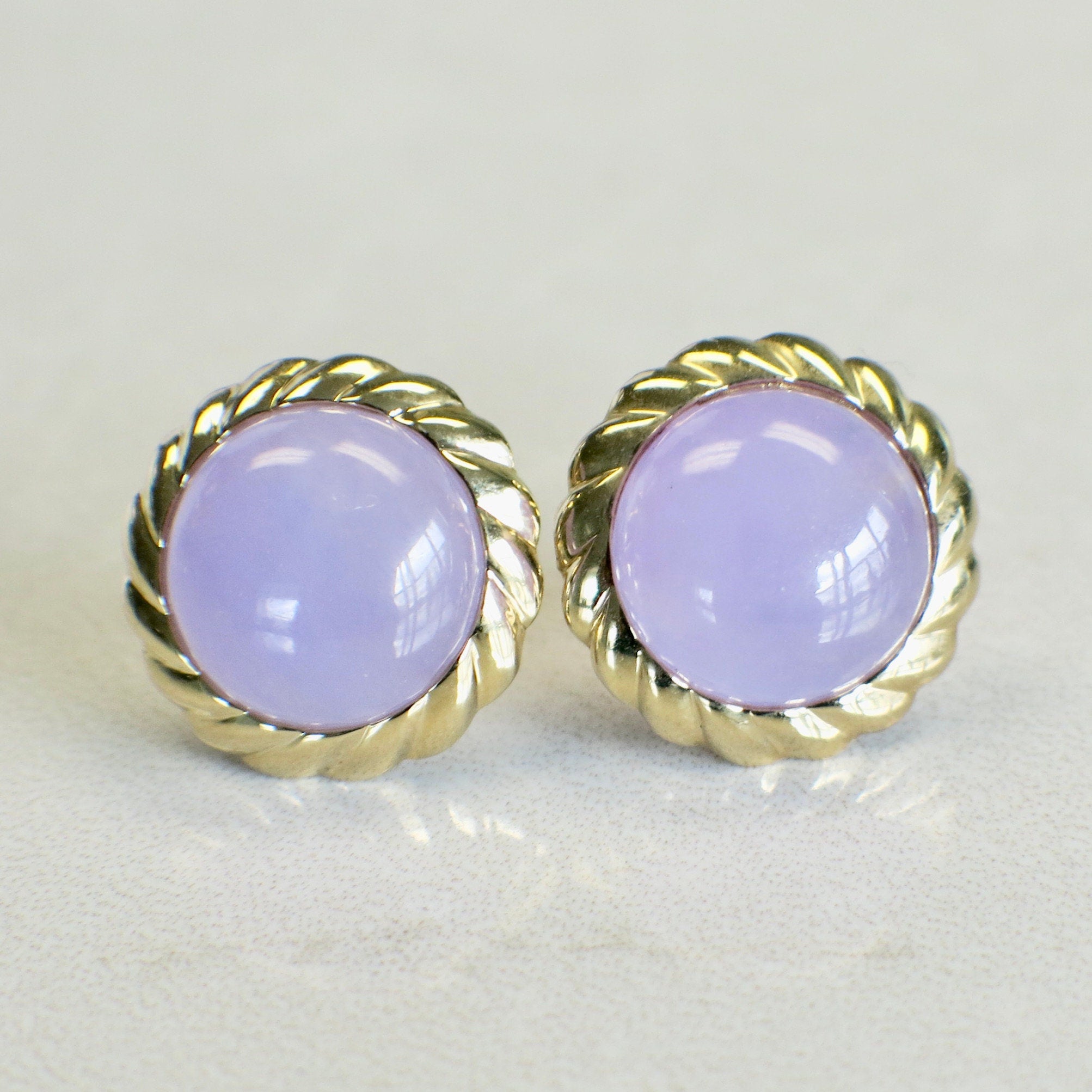 14K Yellow Gold Lavender Jade Earrings | Cabochon Studs Scallop Design - Black Market LLC